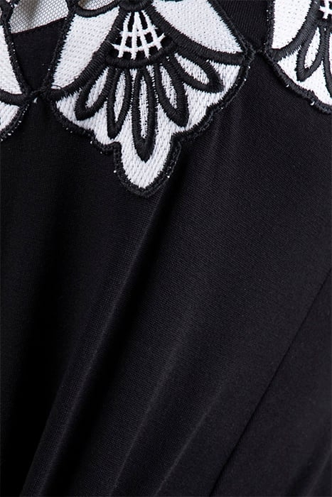 HAYLEY BLACK/WHITE 3