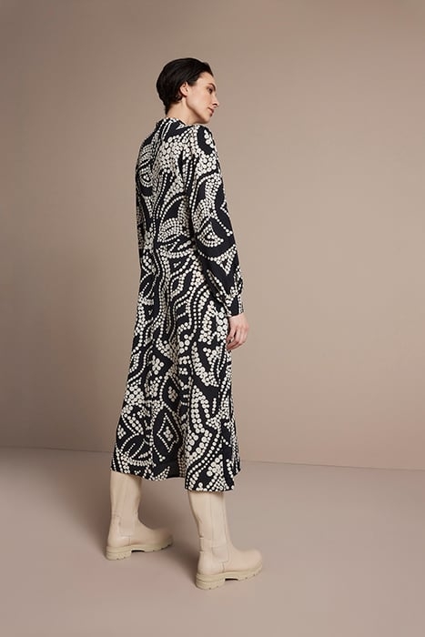 DRESS IRREGULAR DOTS HAMMERED BLACKS 2