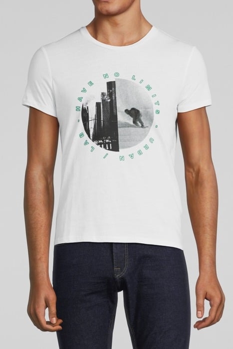 WHITE BUILDINGS IMAGE DRY FAST T-SHIRT WHITE 1