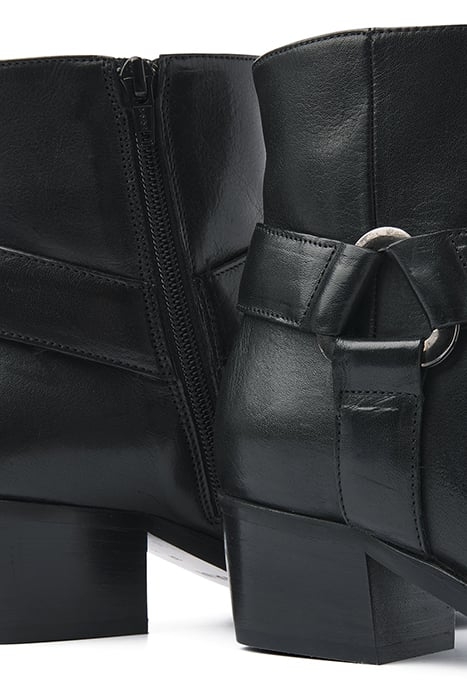 SHELLY CARTER ZWART 7