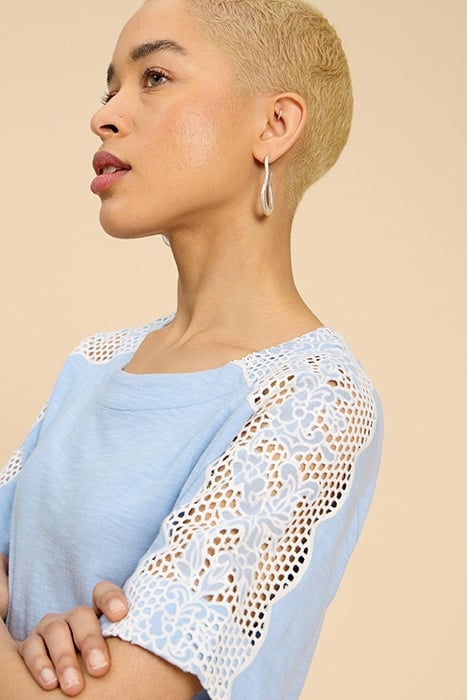 SARA TIE HEM TOP MID BLUE 3