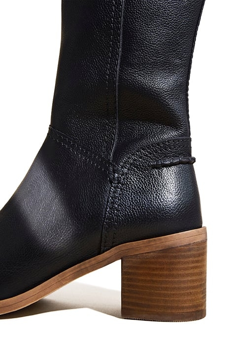 GENIE LEATHER HEELED KNEE BOOT PURE BLACK 4