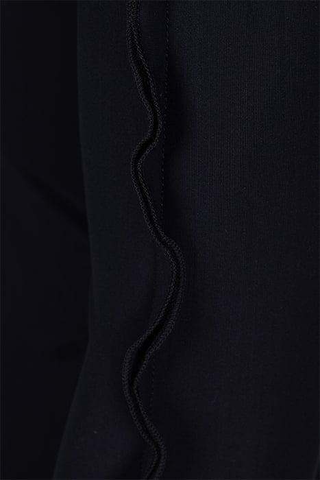 SMOOTH FRILL TOP BLACK 3