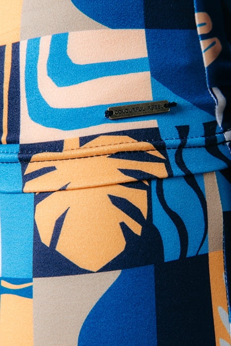 NEYO SMALL SCENERY PEACHED TURTLENECK TOP TANGERINE 4