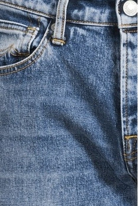 JOSHUA XAVIER LIGHT USED 5