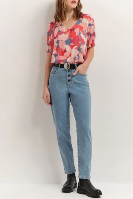 LE ELSA - BABY BLUE 7/8TH WATERLESS MOM JEANS 1
