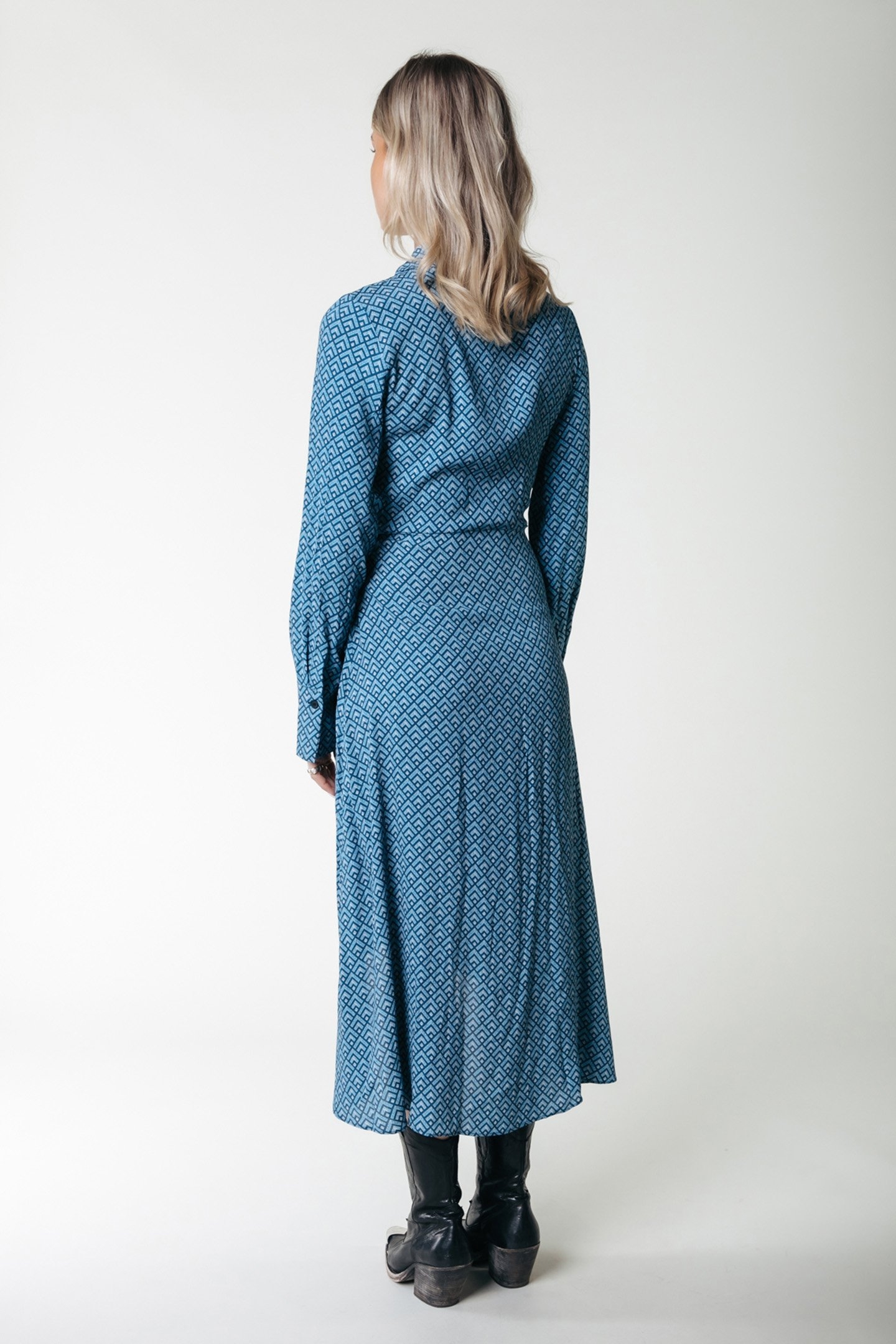 LEA SMALL GEO WRAP MIDI DRESS LS DARK PETROL 2