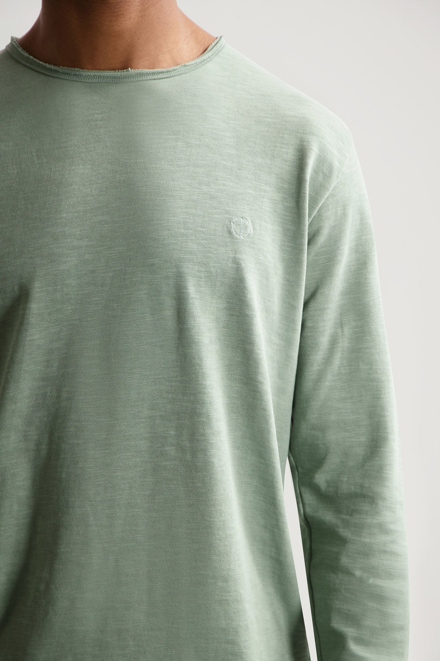 DS_NEWMAN CREW LILY PAD 5