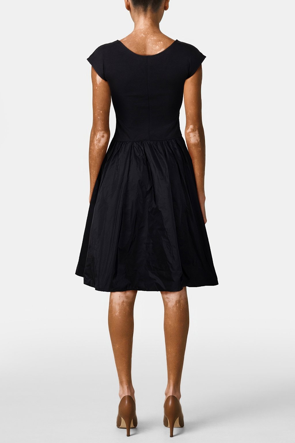 FLARED OPEN-NK SS DRESS BLACK 2