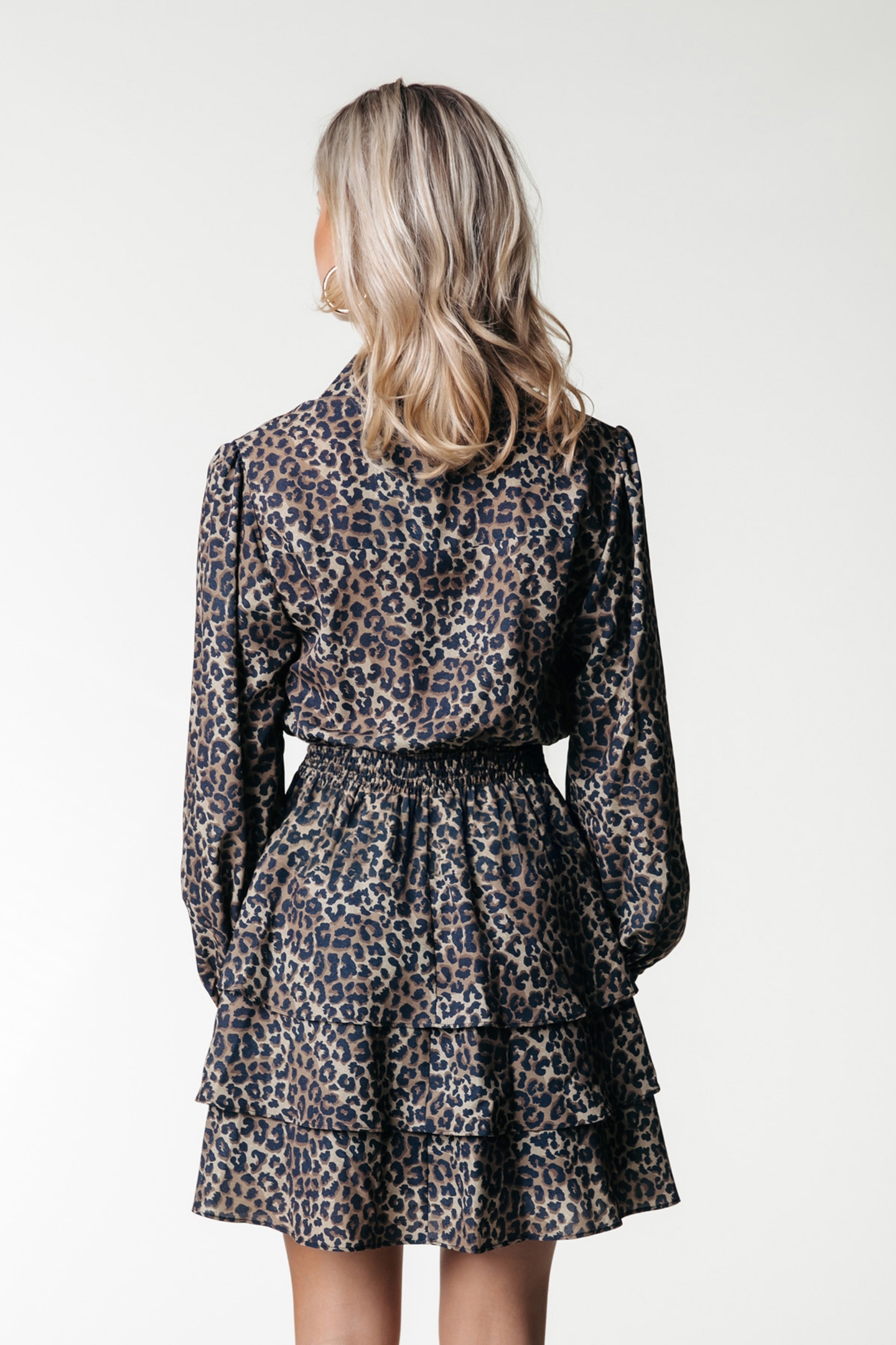 SACHA LEOPARD RUFFLE DRESS LS WARM BROWN 2