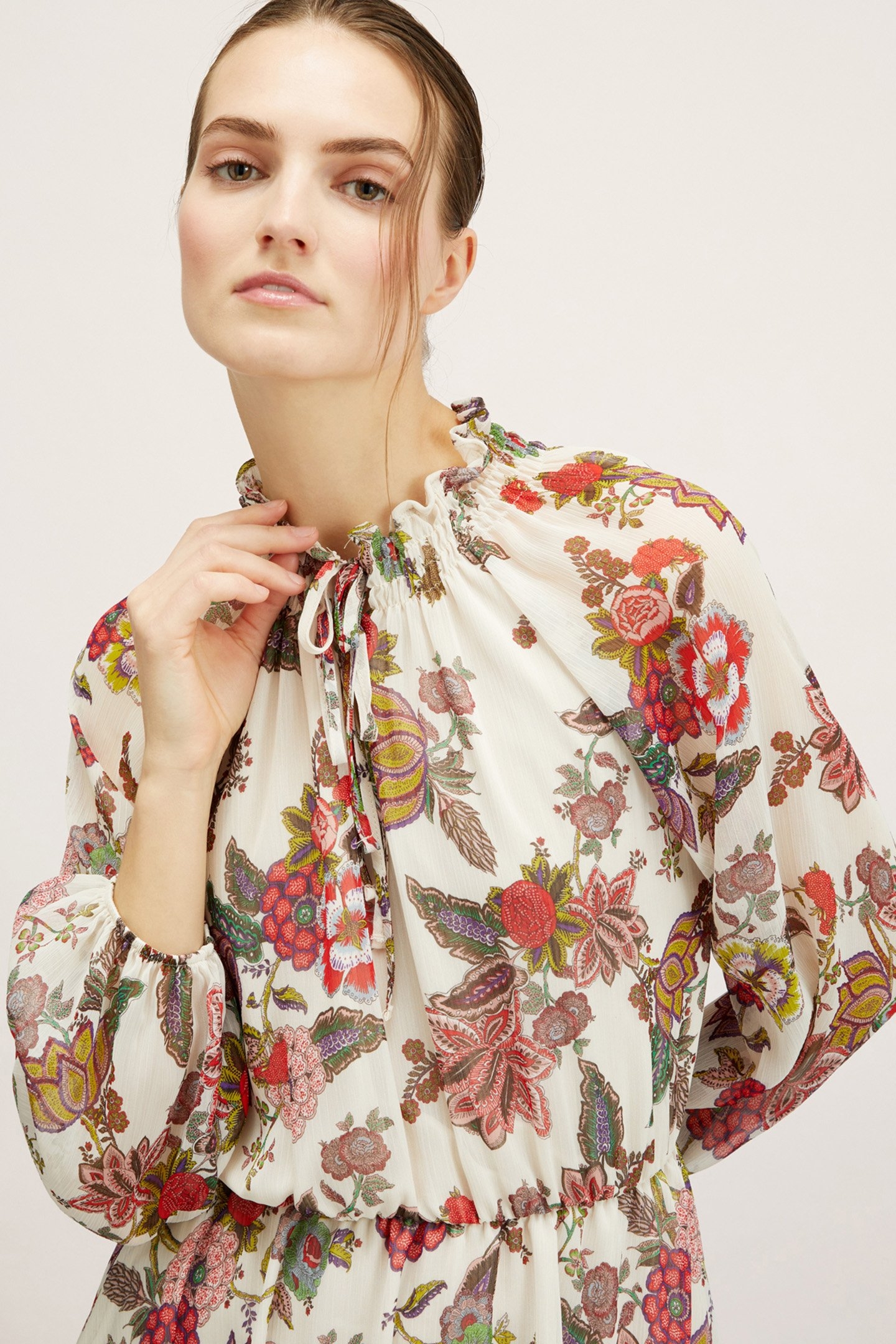 INDIAN FLOWER PATTERNED LONG-SLEEVED DRESS WHITE 5