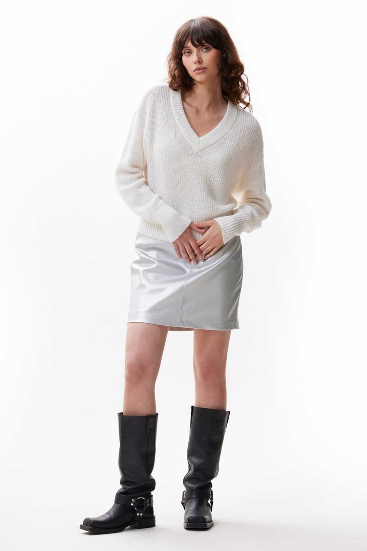 VNECK REGULAR FIT KNIT OFF WHITE 2