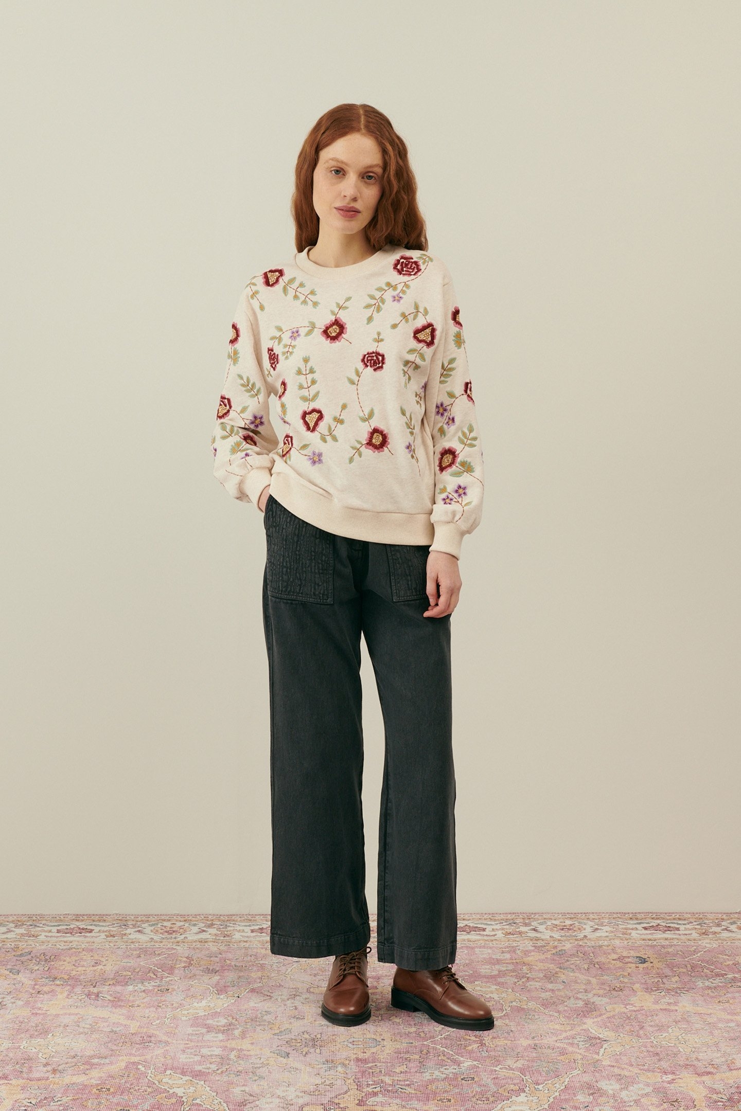 SWEATSHIRT PETRA FLOWER EMBROIDERY 2