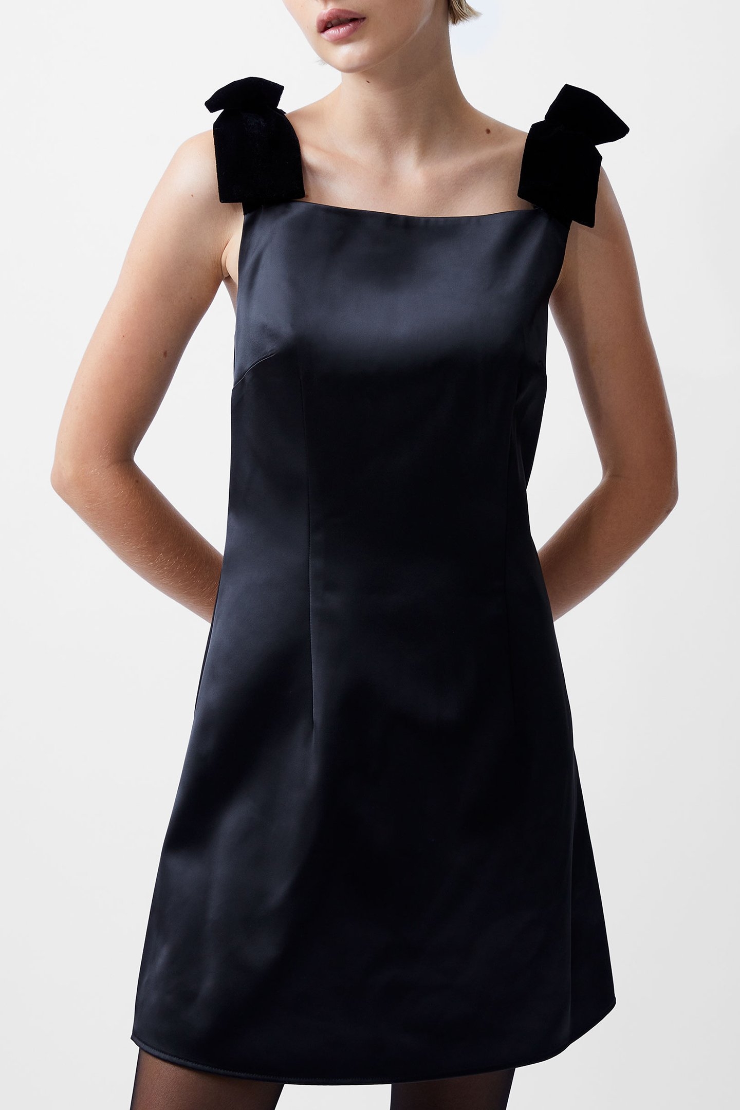 CAREY SQUARE NK DRESS BLACKOUT 1