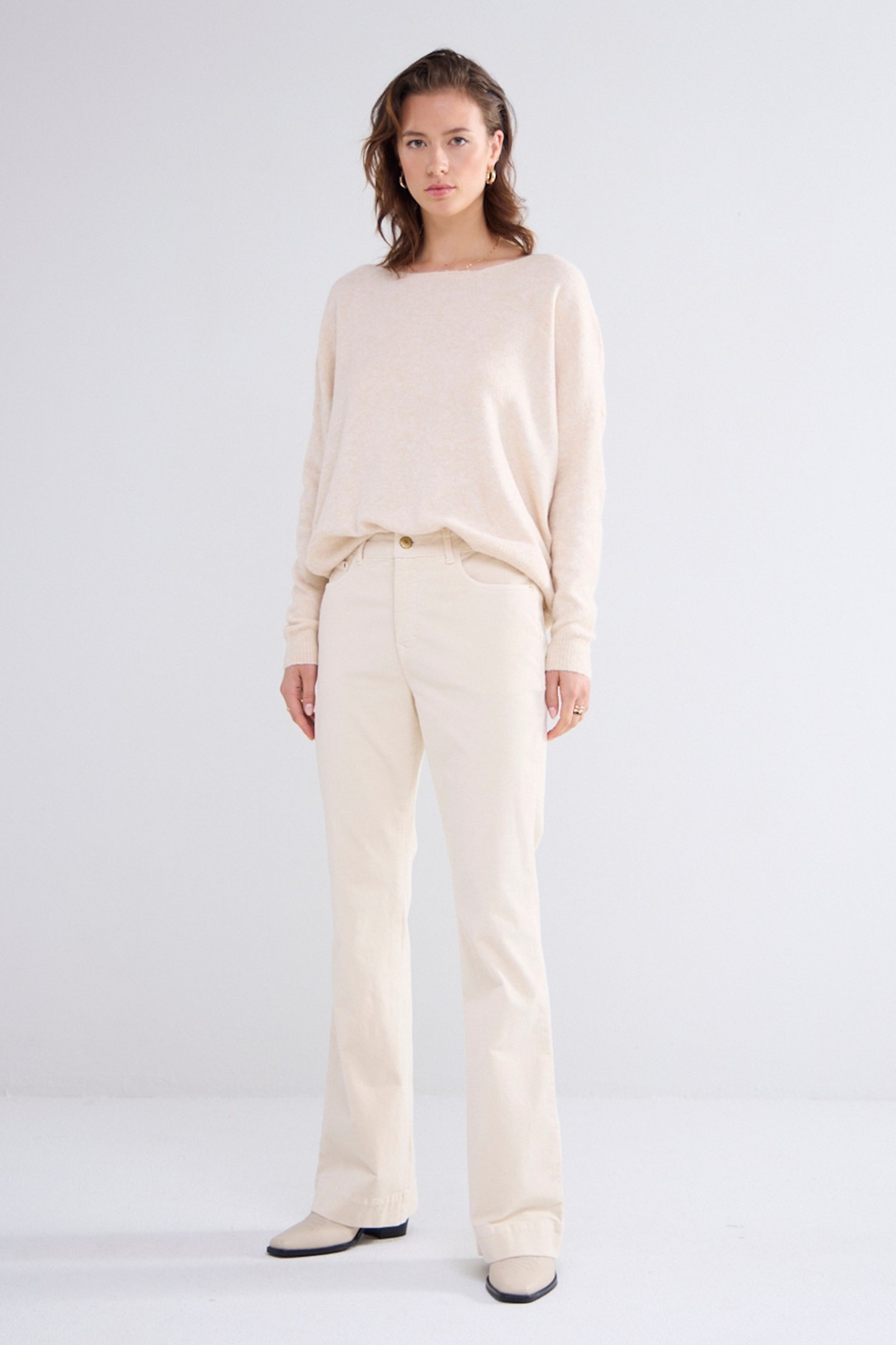 SLIM FLARED PANTS STRETCH BABY CORD WHITES 2