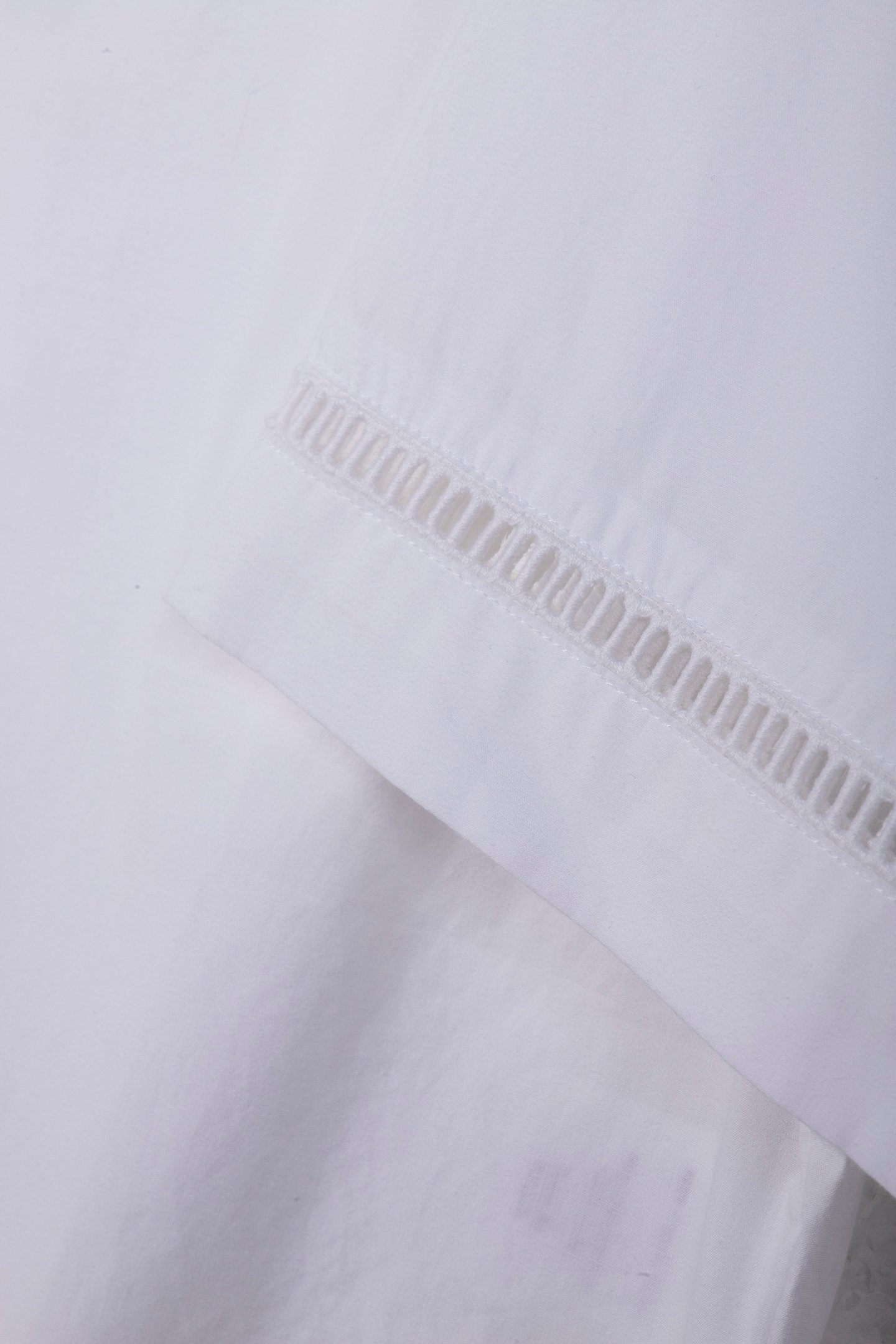 LOTUS TOP VERY WHITE 4