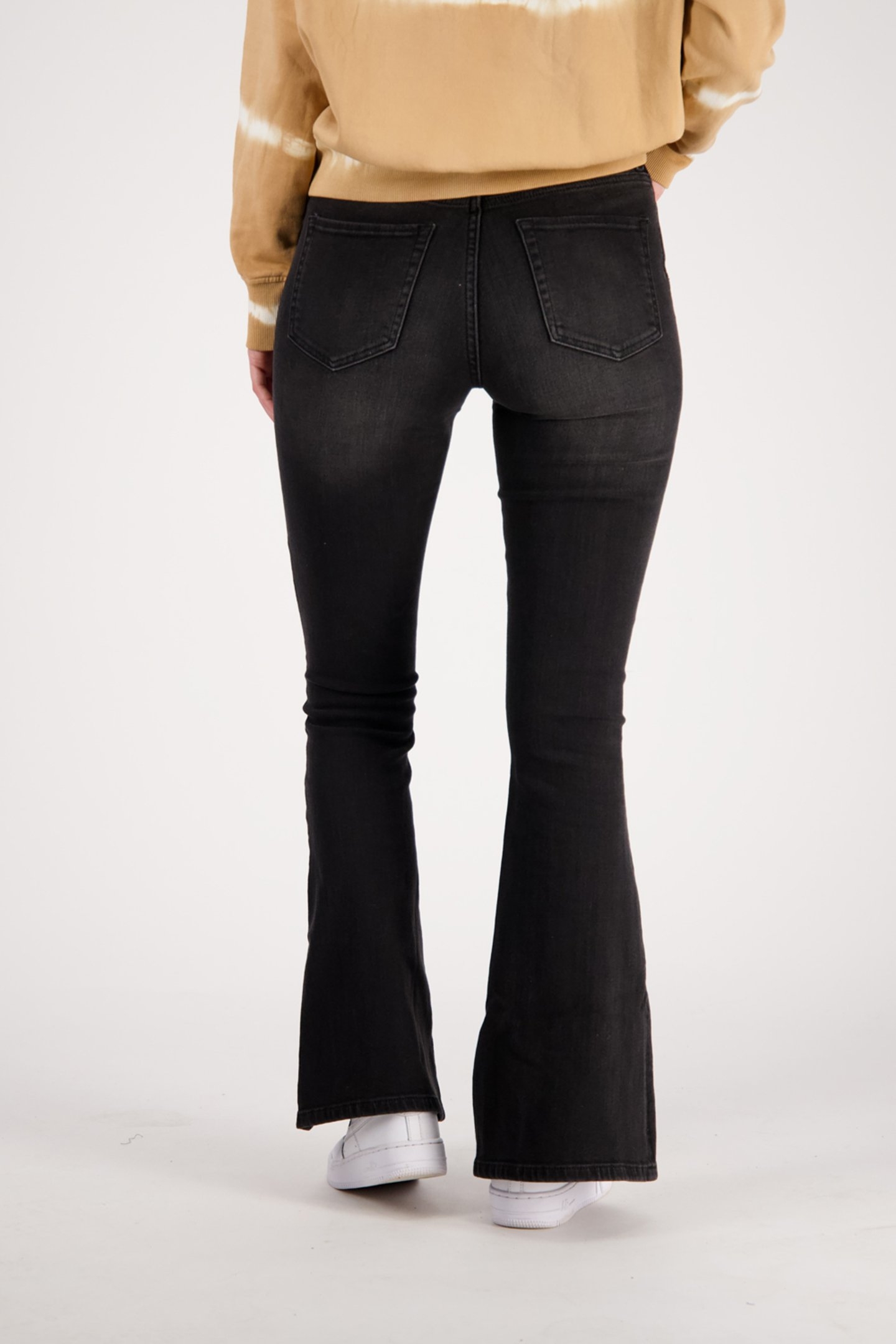 SUNRISE SLIT JEANS BLACK STONE 2