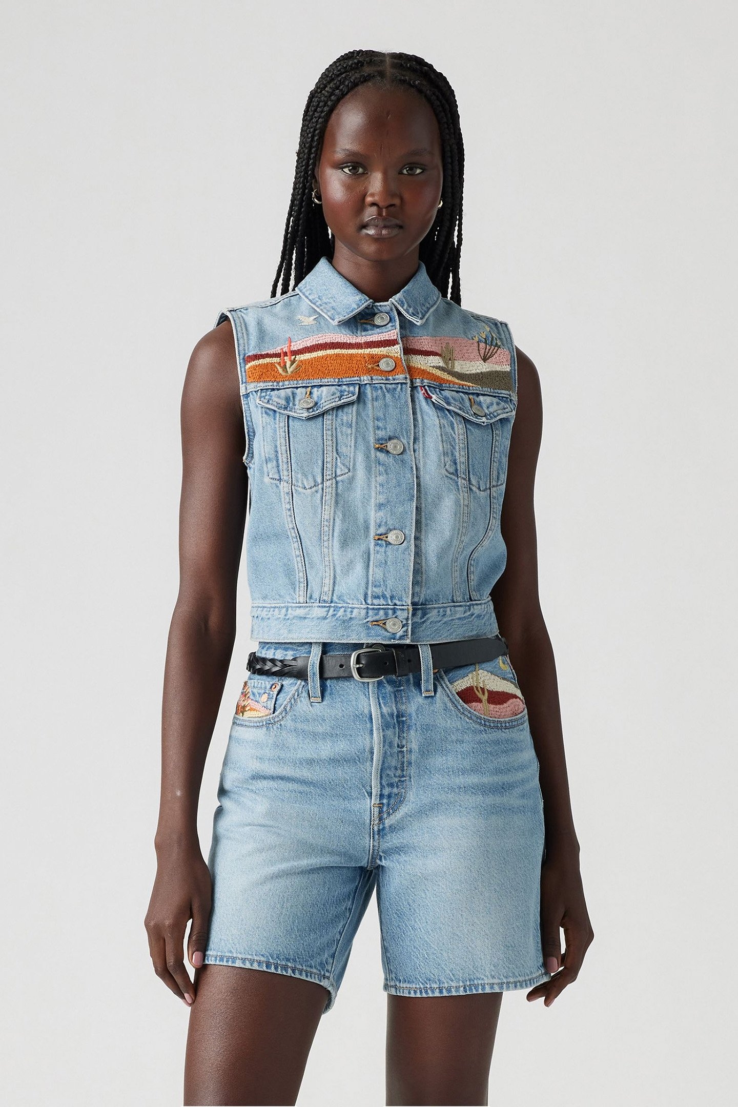 WESTERN EMBROIDERED SLEEVELESS JACKET 1