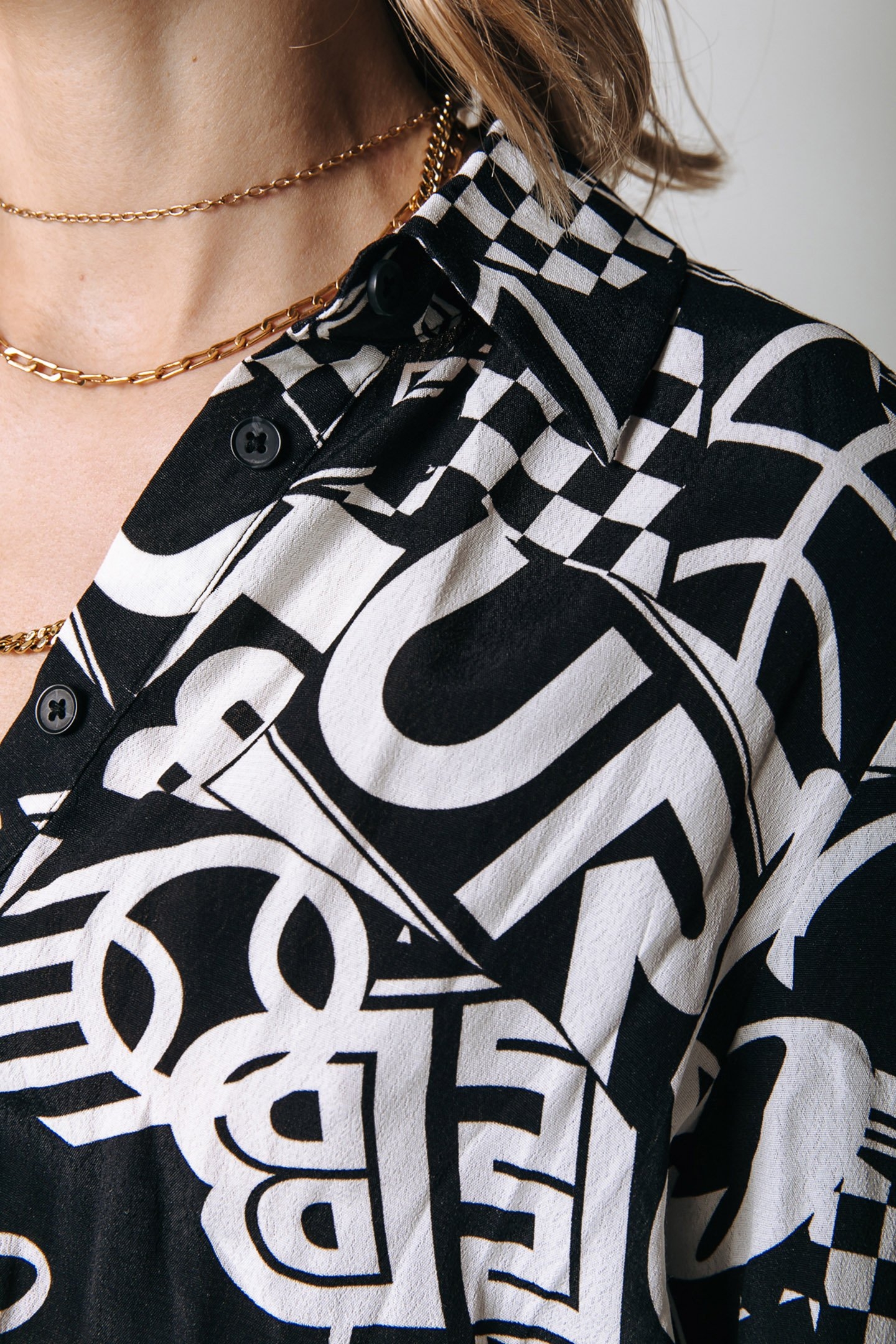 KINA LETTER RUFFLE MINI DRESS BLACK/WHITE 3