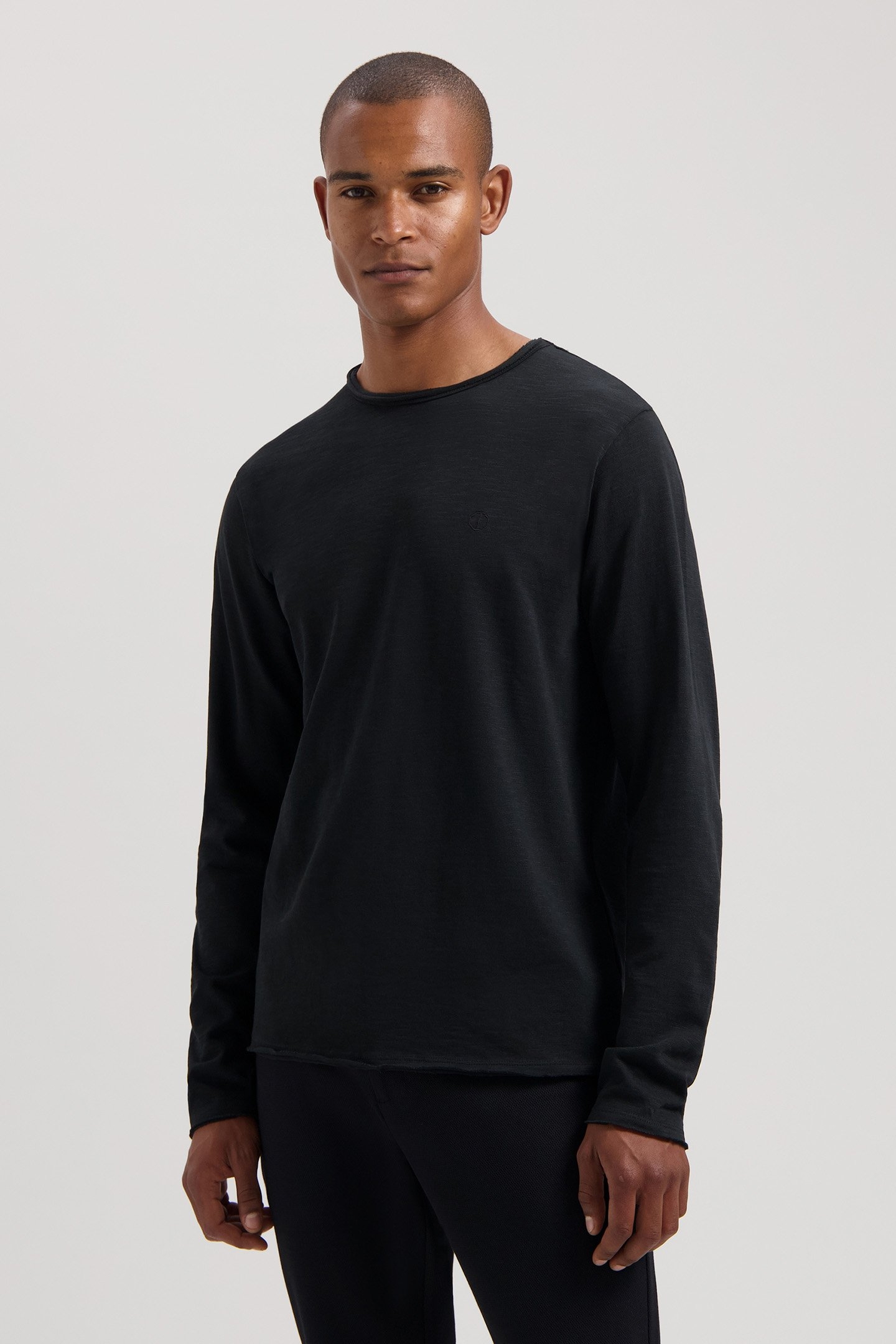 DS_NEWMAN CREWNECK BLACK 1