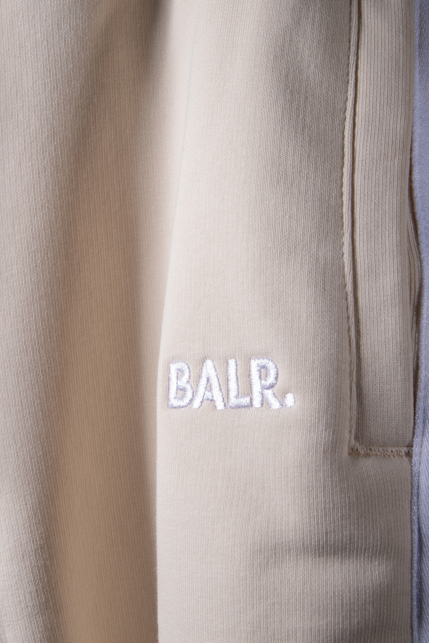 B-TAPE SHORTS WHITE SWAN 4