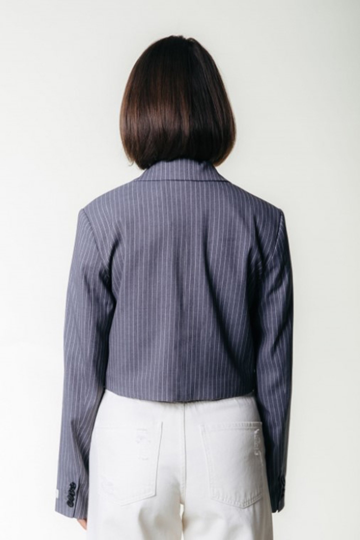 WINOAH STRIPE CROPPED BLAZER DARK GREY 2