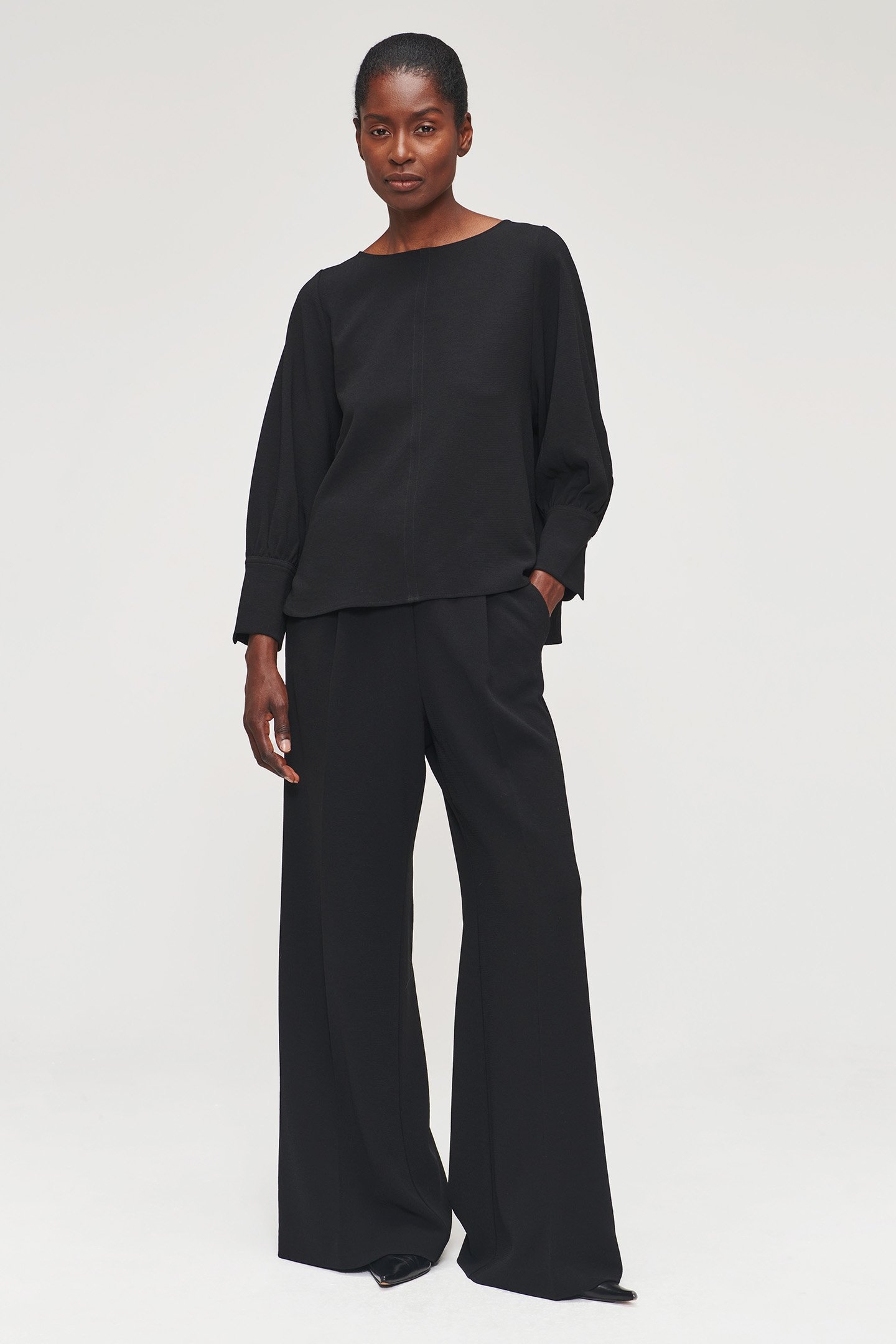 RECYCLED POLY SLEEK TOP BLACK 5