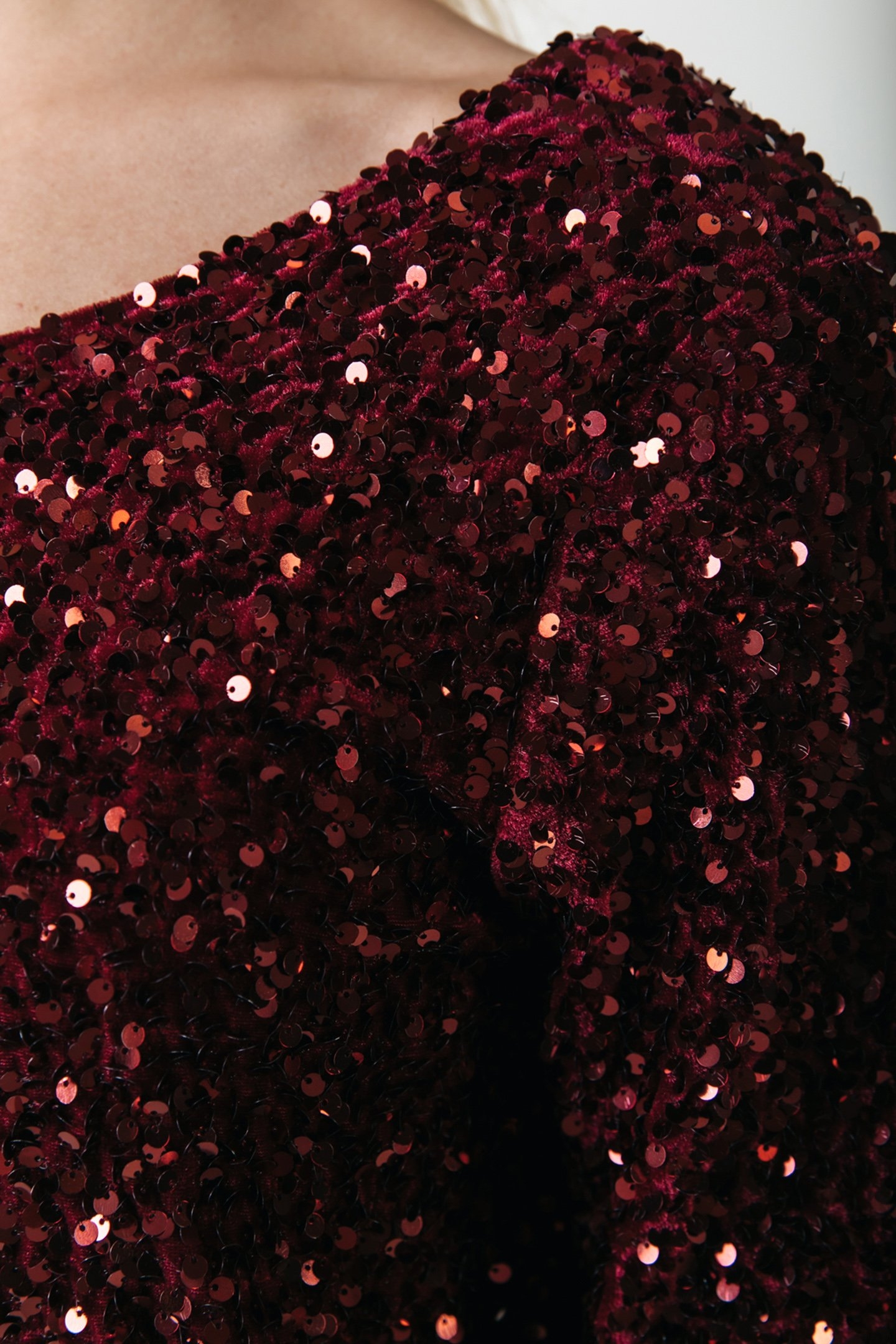 TINA SEQUINS STRAIGHT DRESS LS WARM BORDEAUX 4