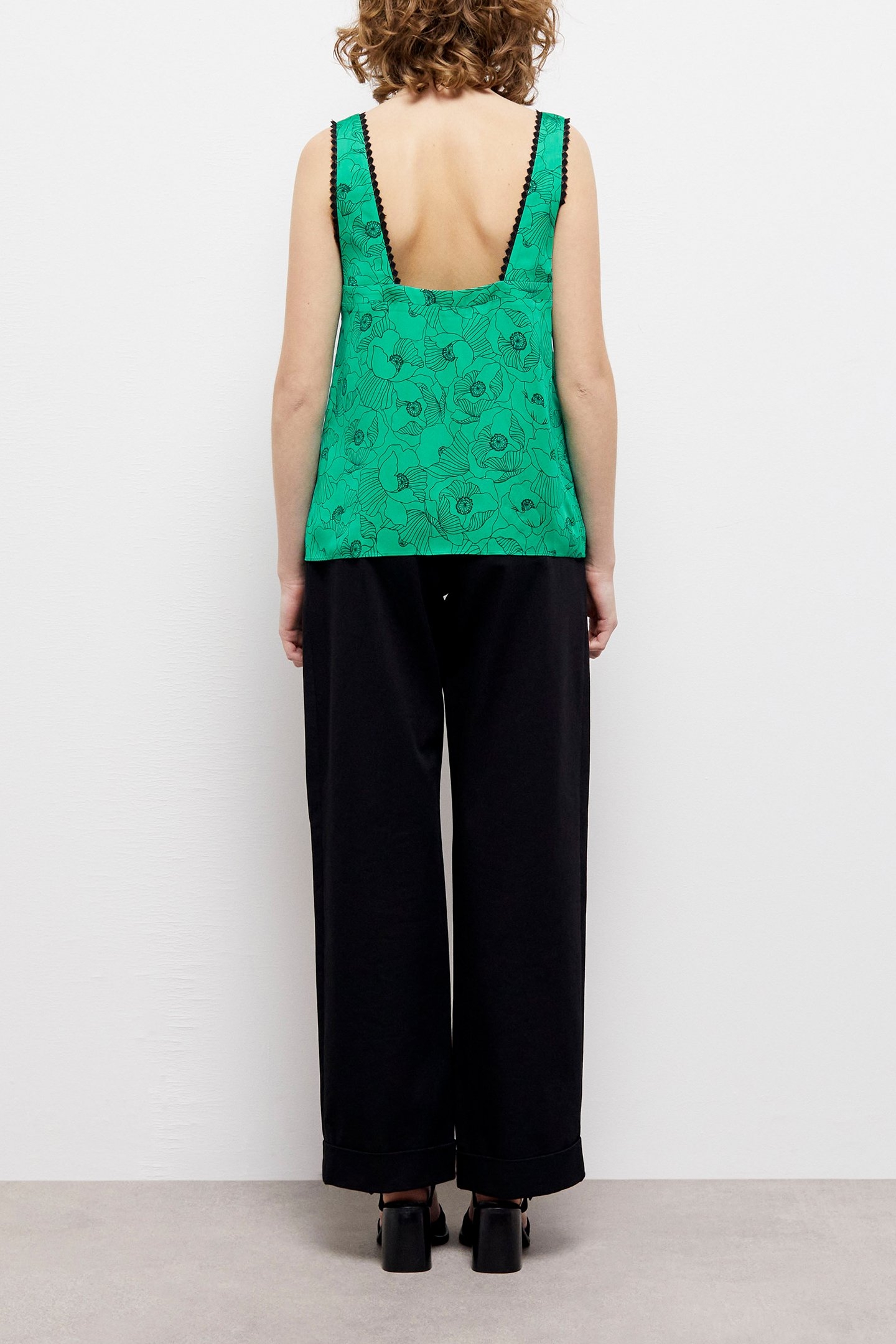 SLEEVELESS TOP WITH LACE DETAILS GREEN 3