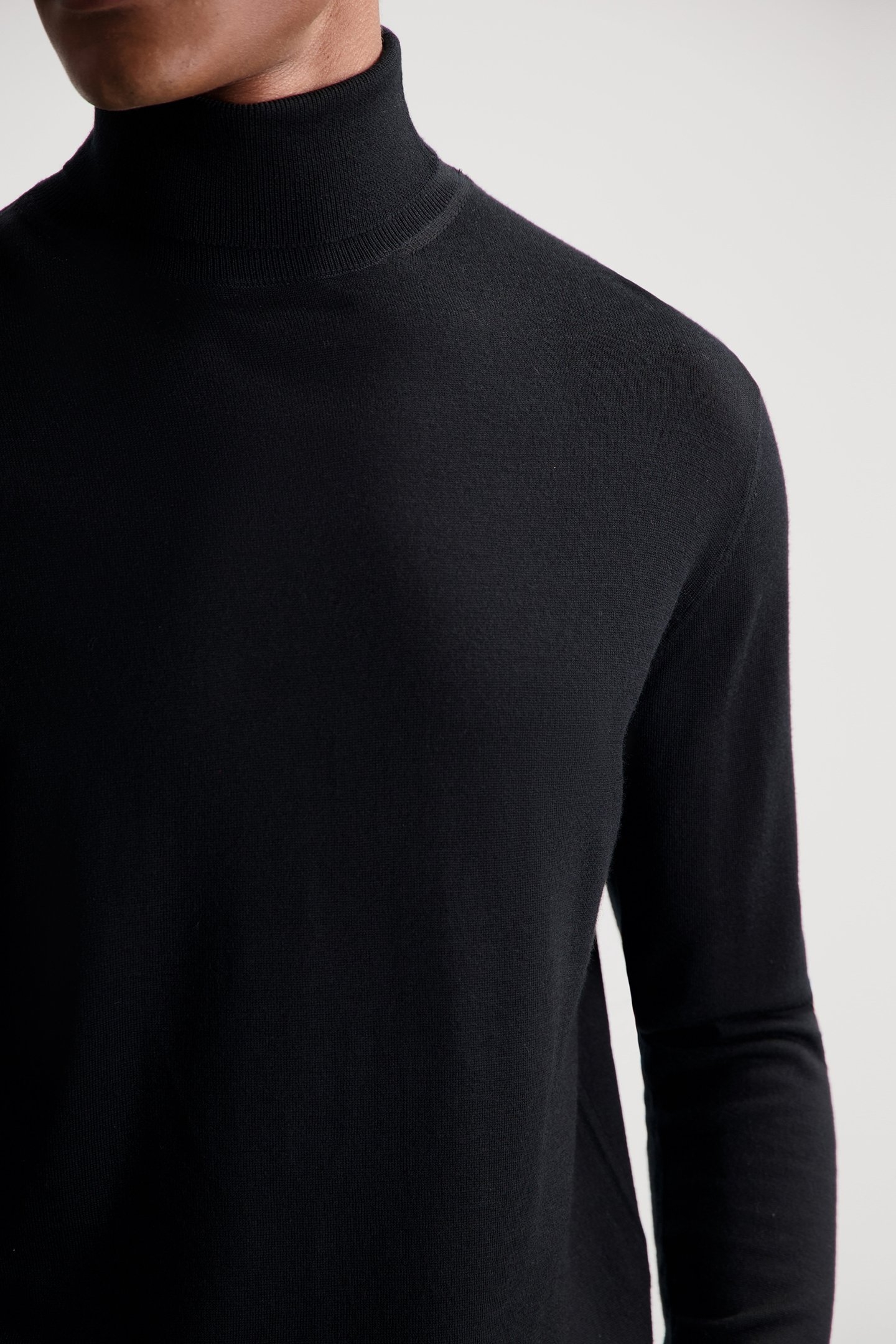 DS_DESTIN TURTLE NECK BLACK 5