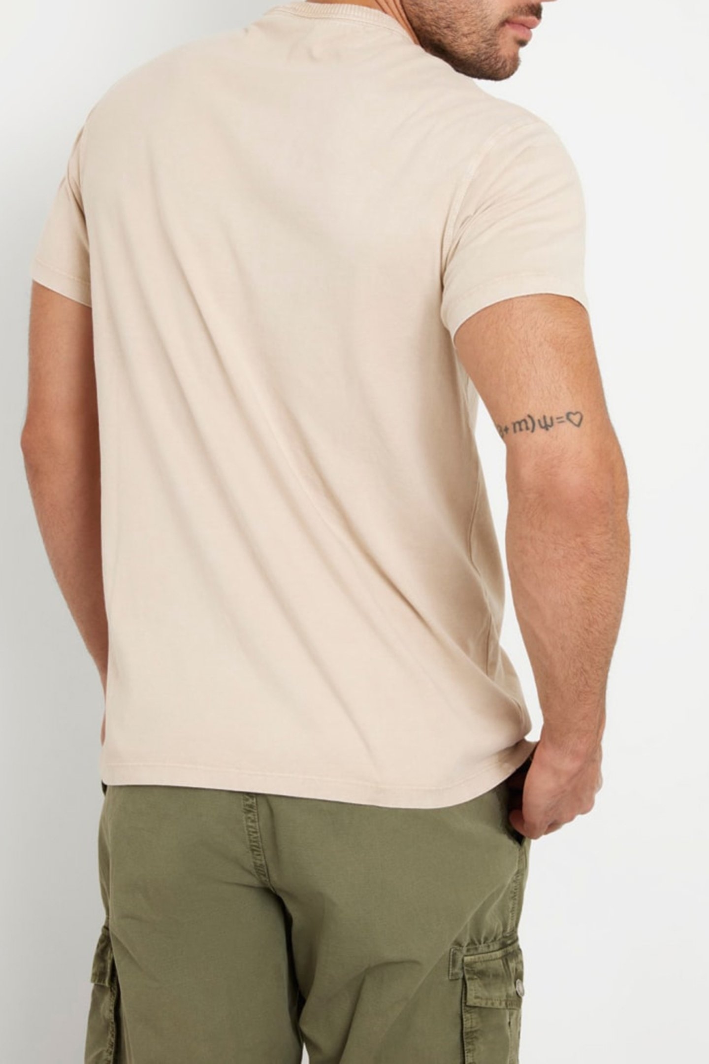 GUESS ECO SS CN TREATED TRIANG BEIGE BLANCO 2