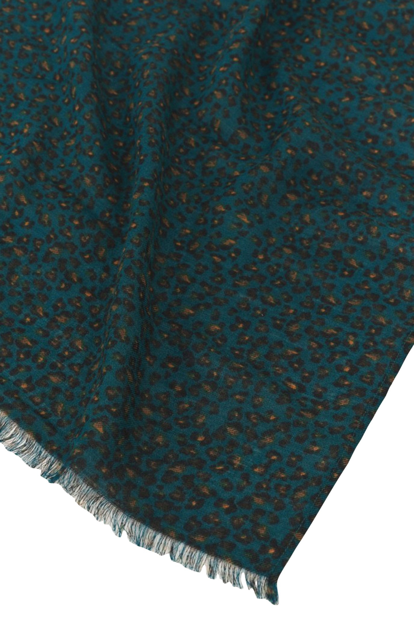 AGORA - SYCAMORE SCARF WITH WINTER LEOPARD PRINT 2