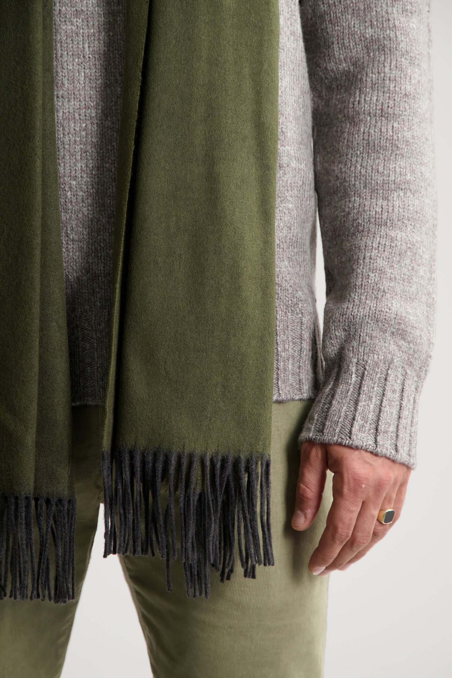 DS_ARNVINN SCARF OLIVE NIGHT 4