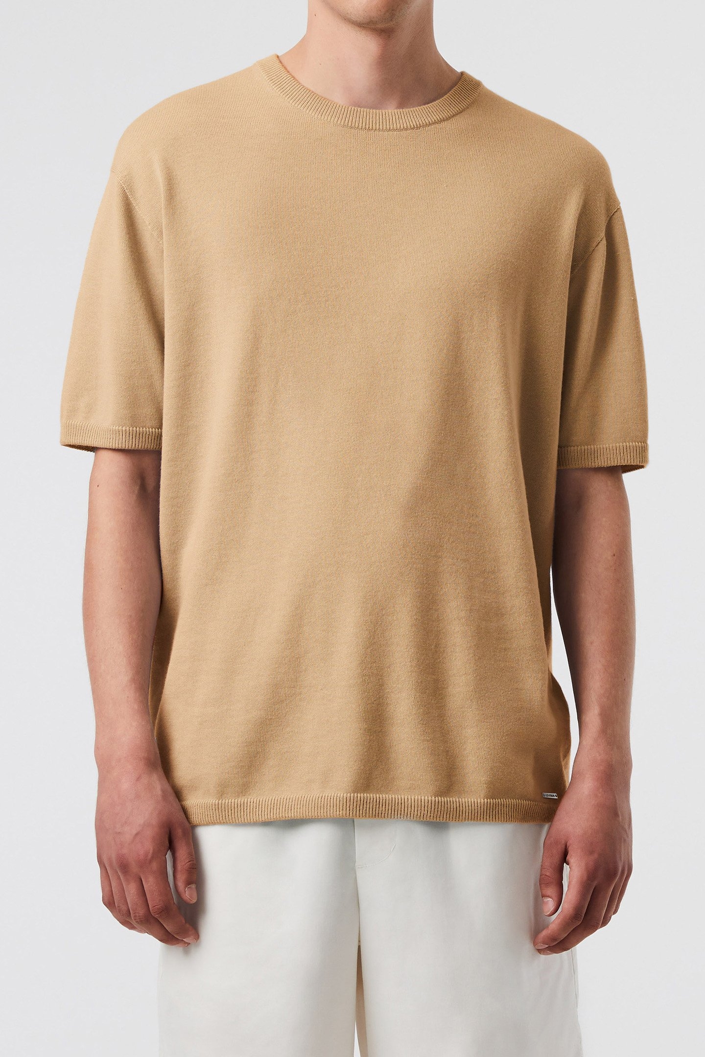 FOTOR V1.Y8.01 T-SHIRT TAN 1