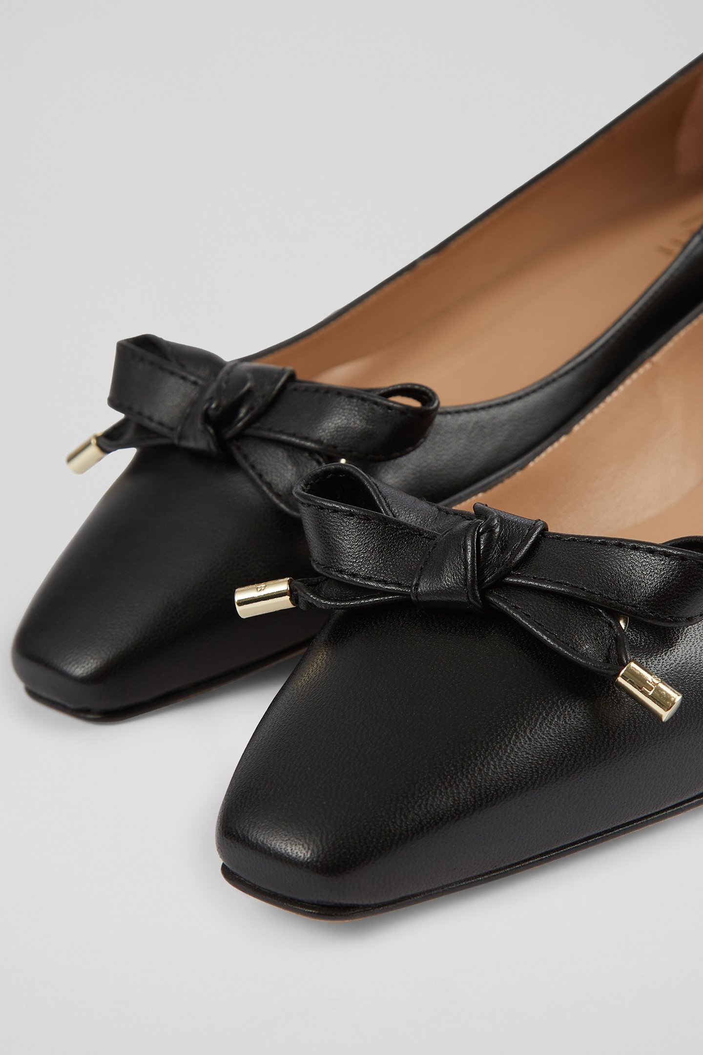 FL MABEL EYELET BOW FLAT BLACK 4
