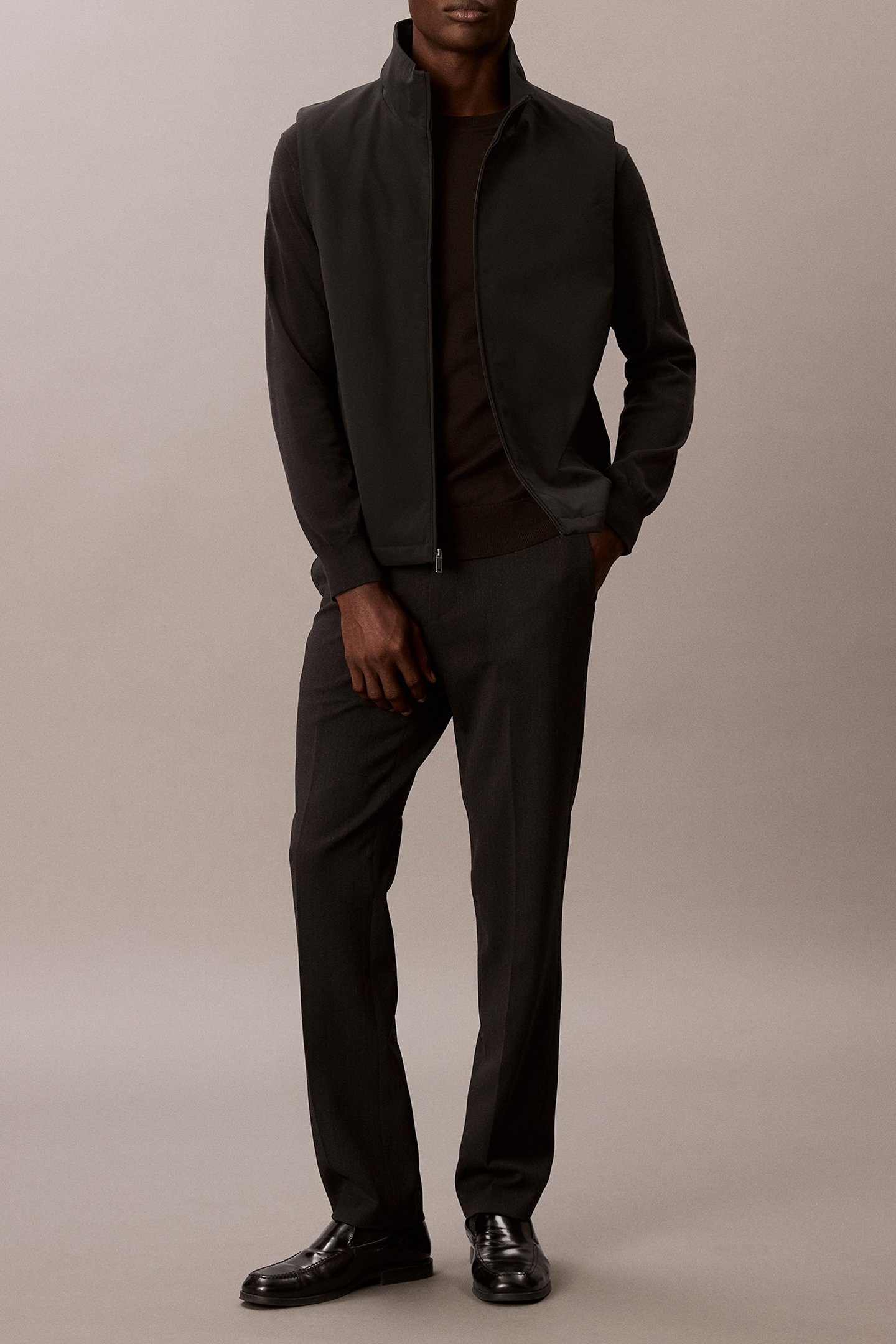 SLEEVELESS REFINED TECH JACKET BLACK 2