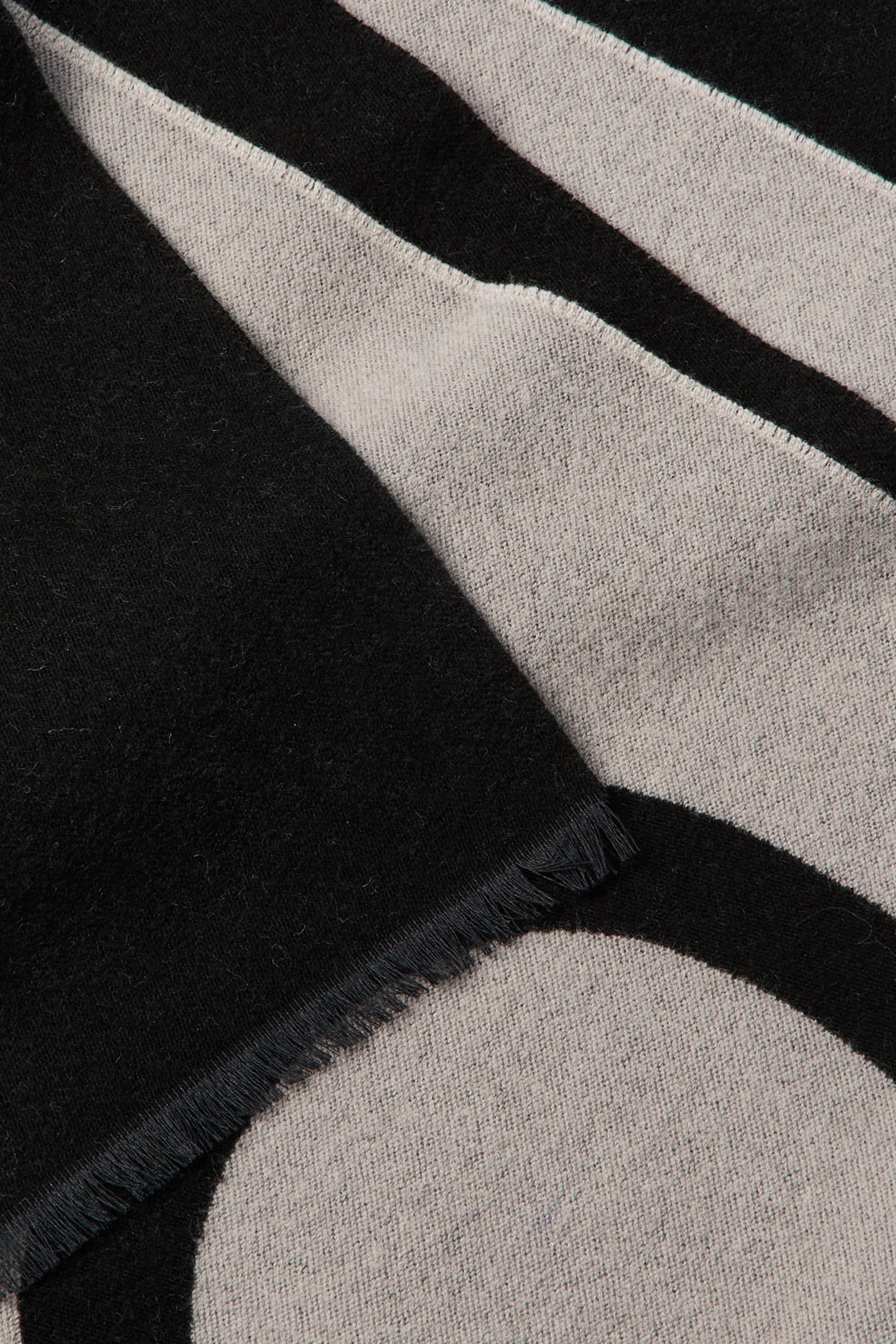 BOLD LOGO 2 TONE SCARF BLACK 3