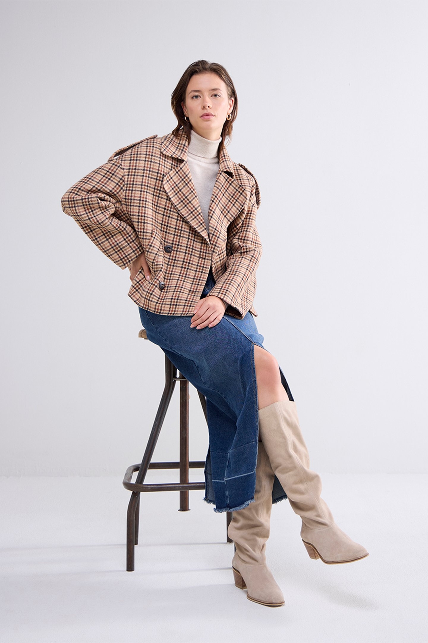 SUEDE HEELED BOOT DUNE 3