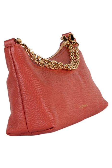SHOULDER CHAIN BAG IN GRAINED LEATHER 4