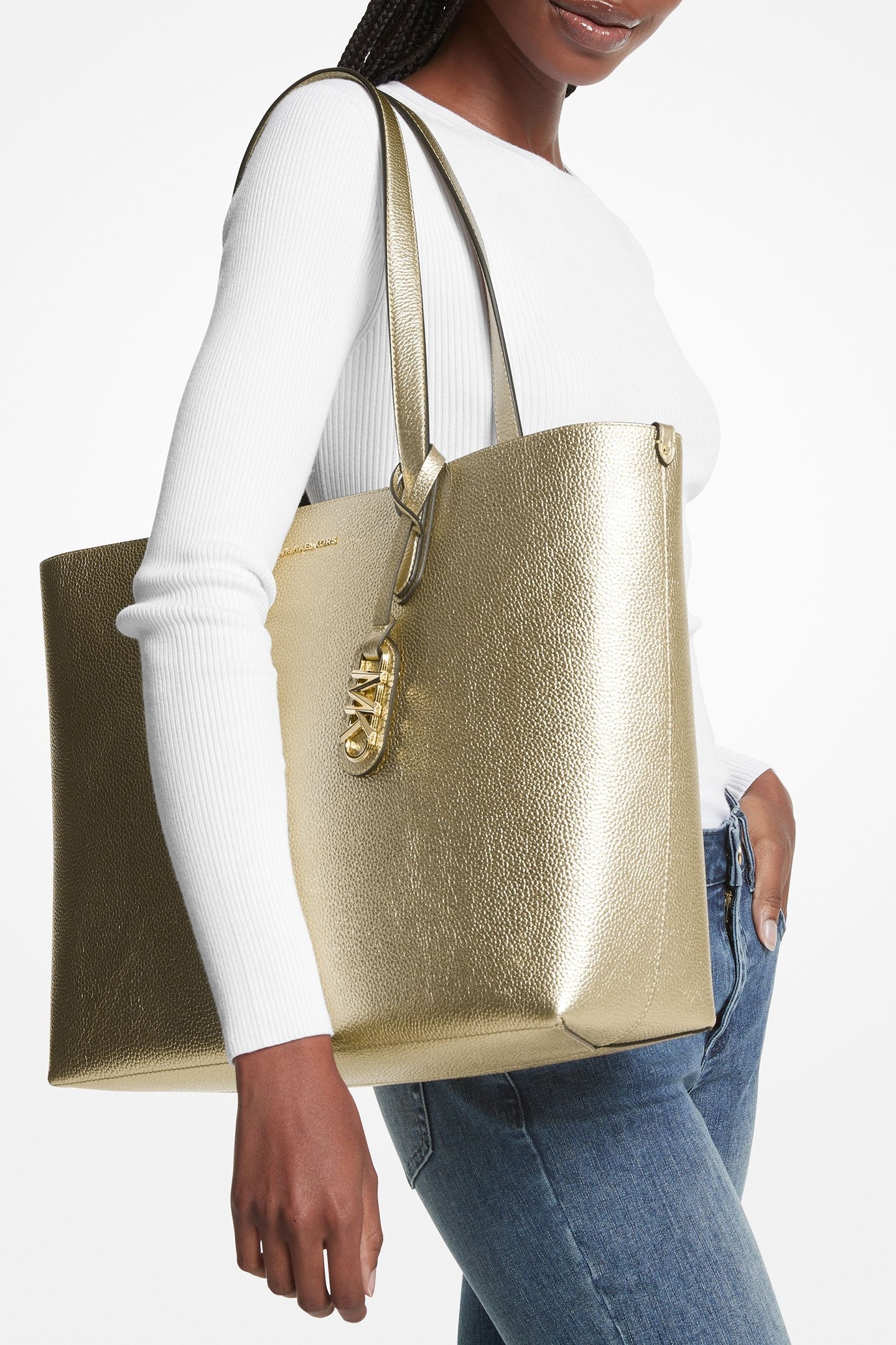 LARGE REVERSIBLE LEATHER TOTE IN GOLD 3