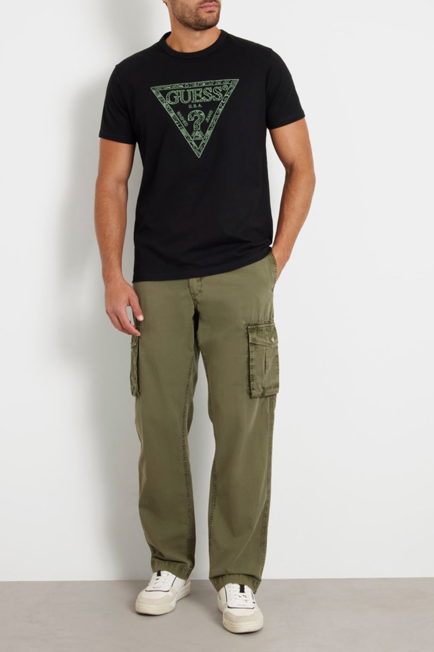 SS CN TRIANGLE EMBRO JET BLACK A996 3