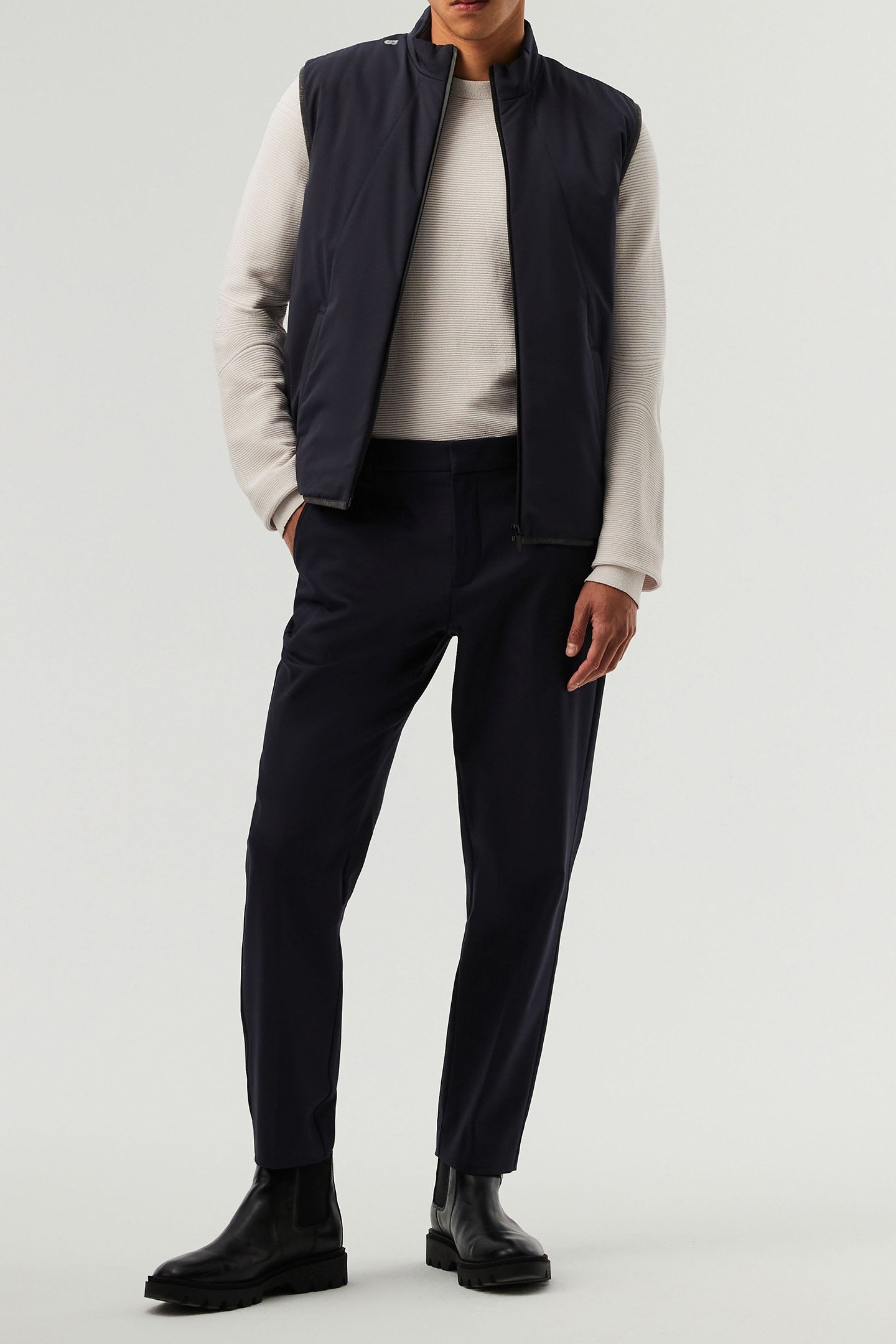 OVEMP V1.C1.03 HEATABLE VEST NAVY 1