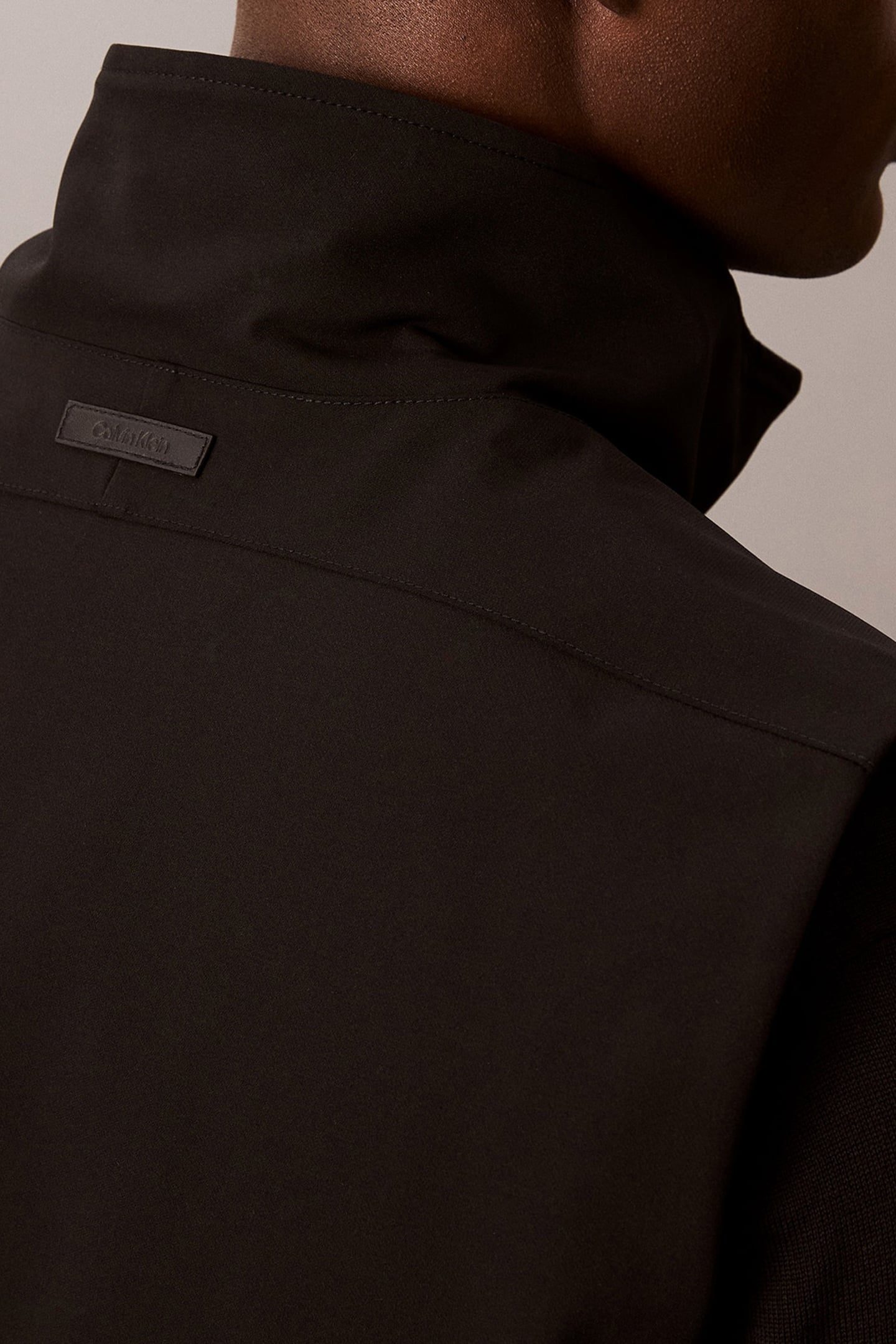 SLEEVELESS REFINED TECH JACKET BLACK 5