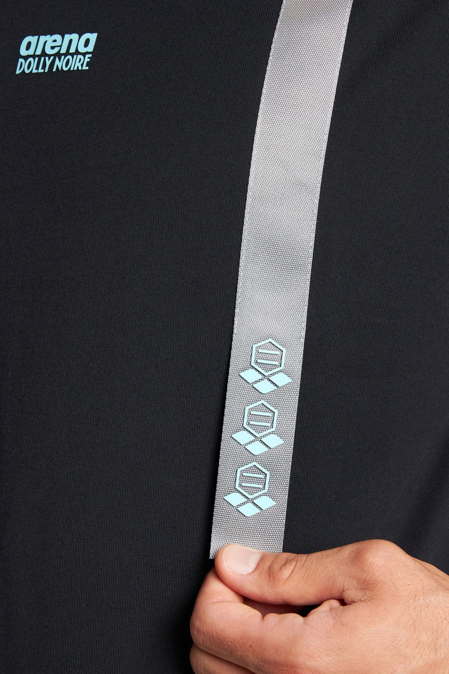 M VOYAGER 2 OVER TEE BLACK 6