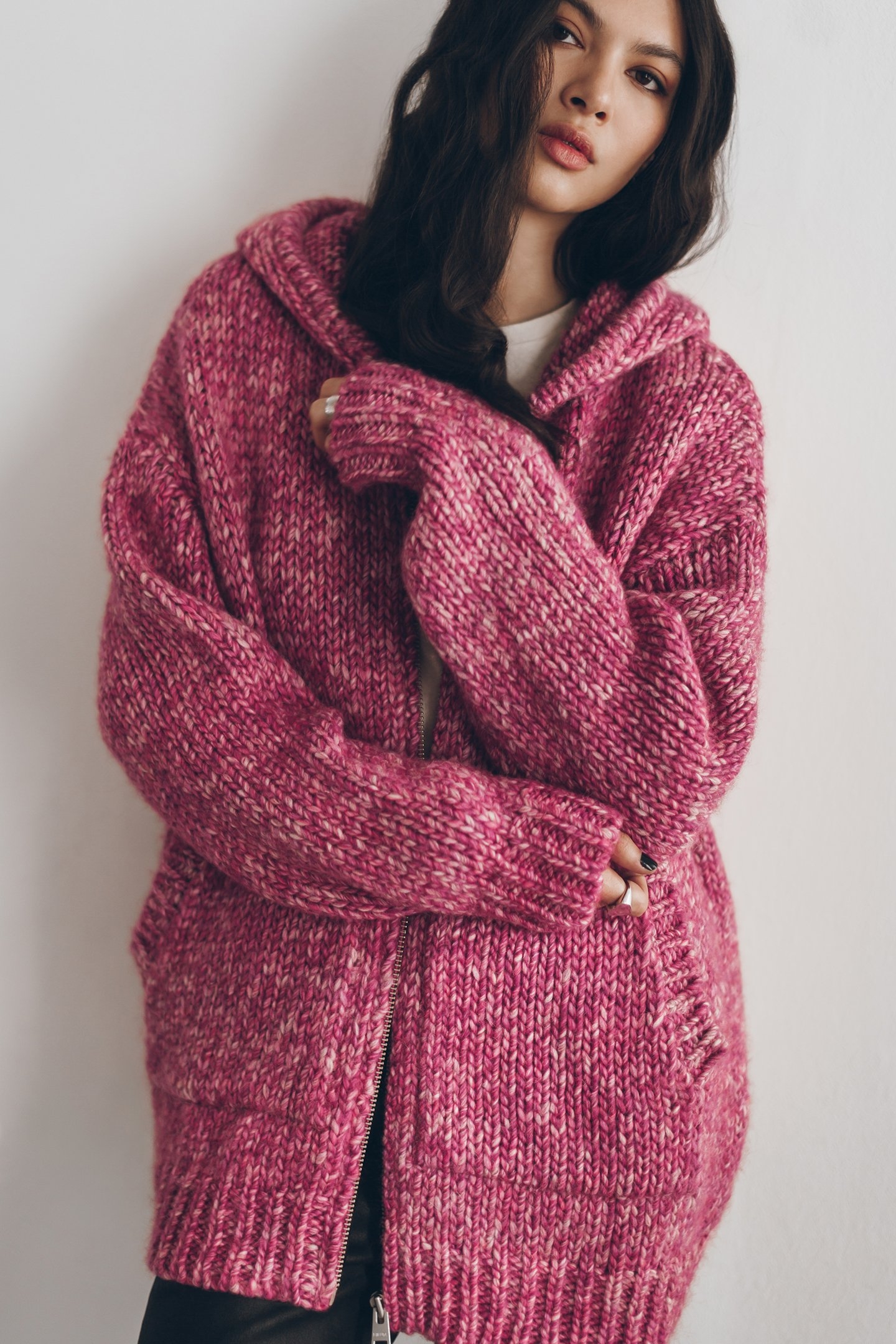 THE PINK AND WHITE KNITTED ZIPPED HOODIE 2