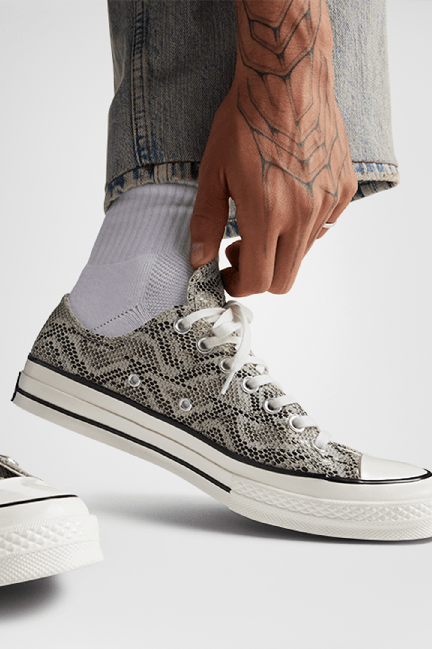 CHUCK 70 FAUX SNAKESKIN LOW TOP PALE SURPLUS/EGRET/BLACK 4