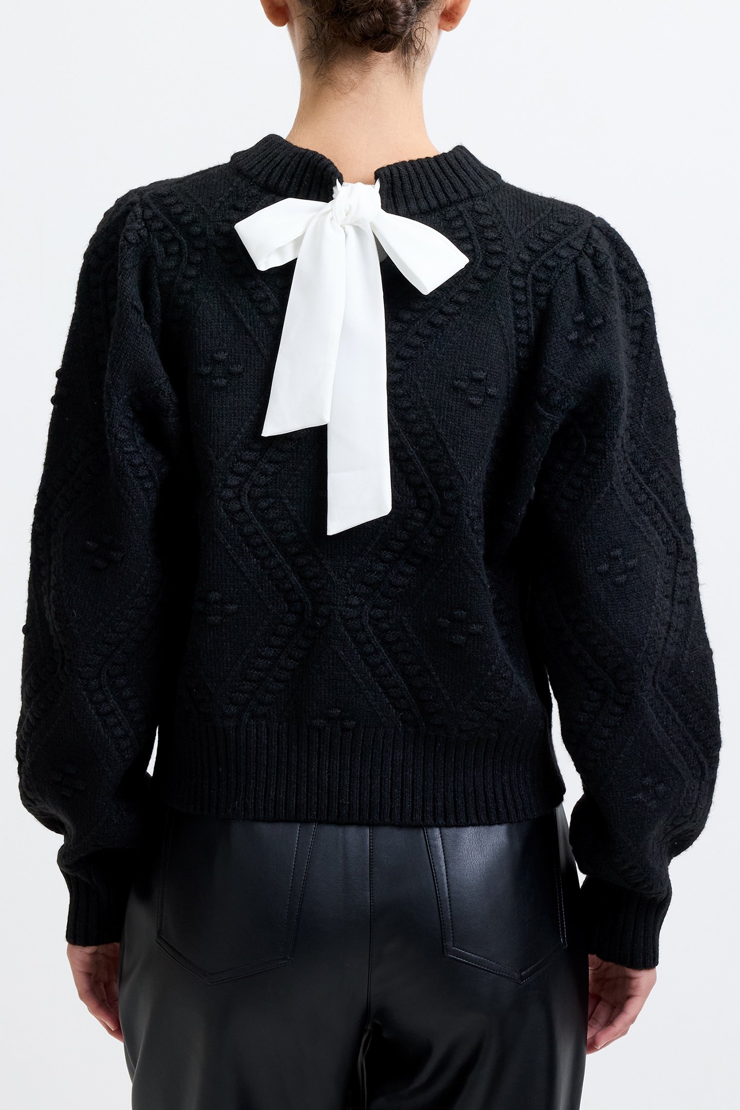 BOBBLE BOW JUMPER BLACKOUT/WHITE BOW 2