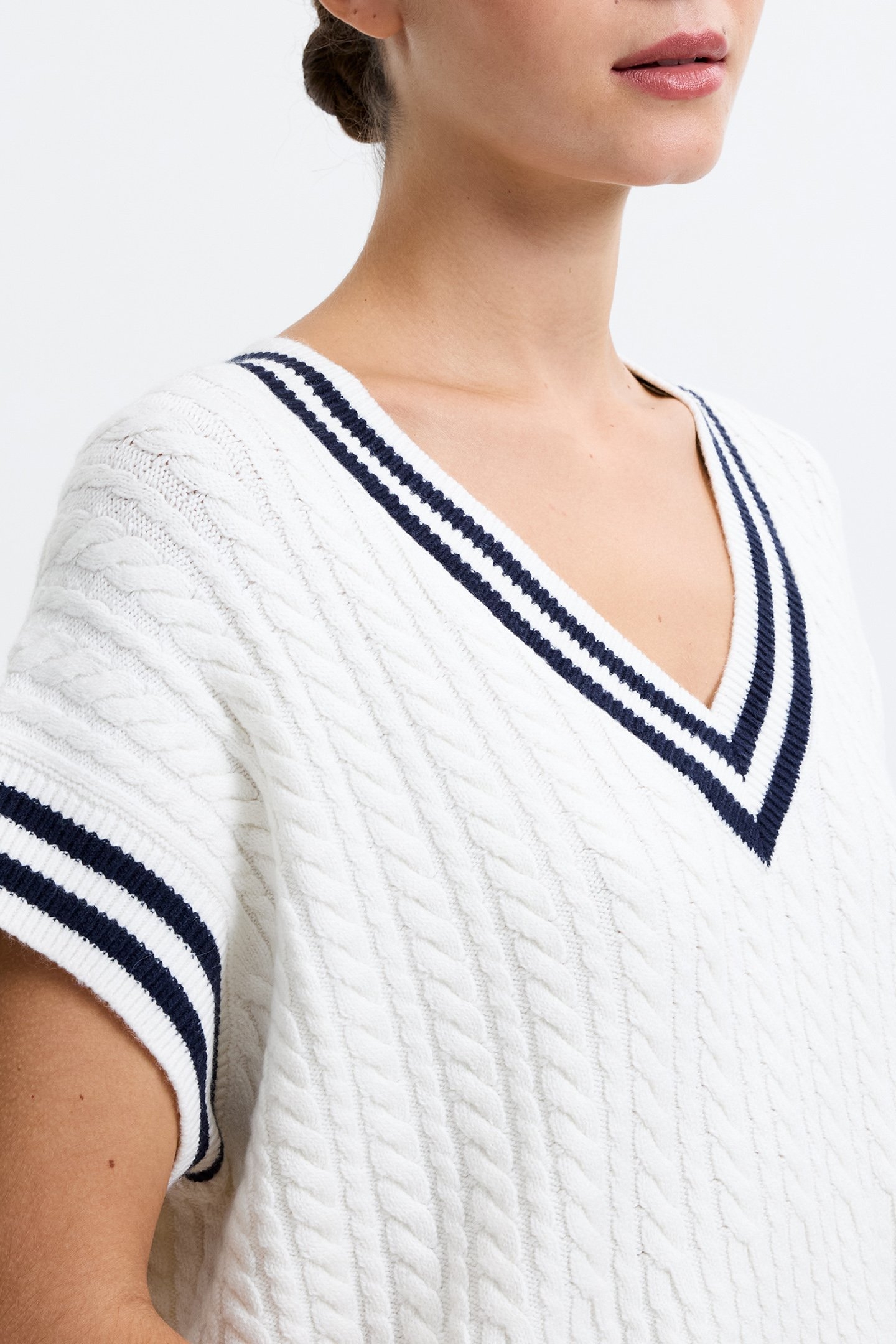 BABYSOFT CABLE KNIT V-NECK TANK VEST WINTER WHT/DUCH BLUE 6