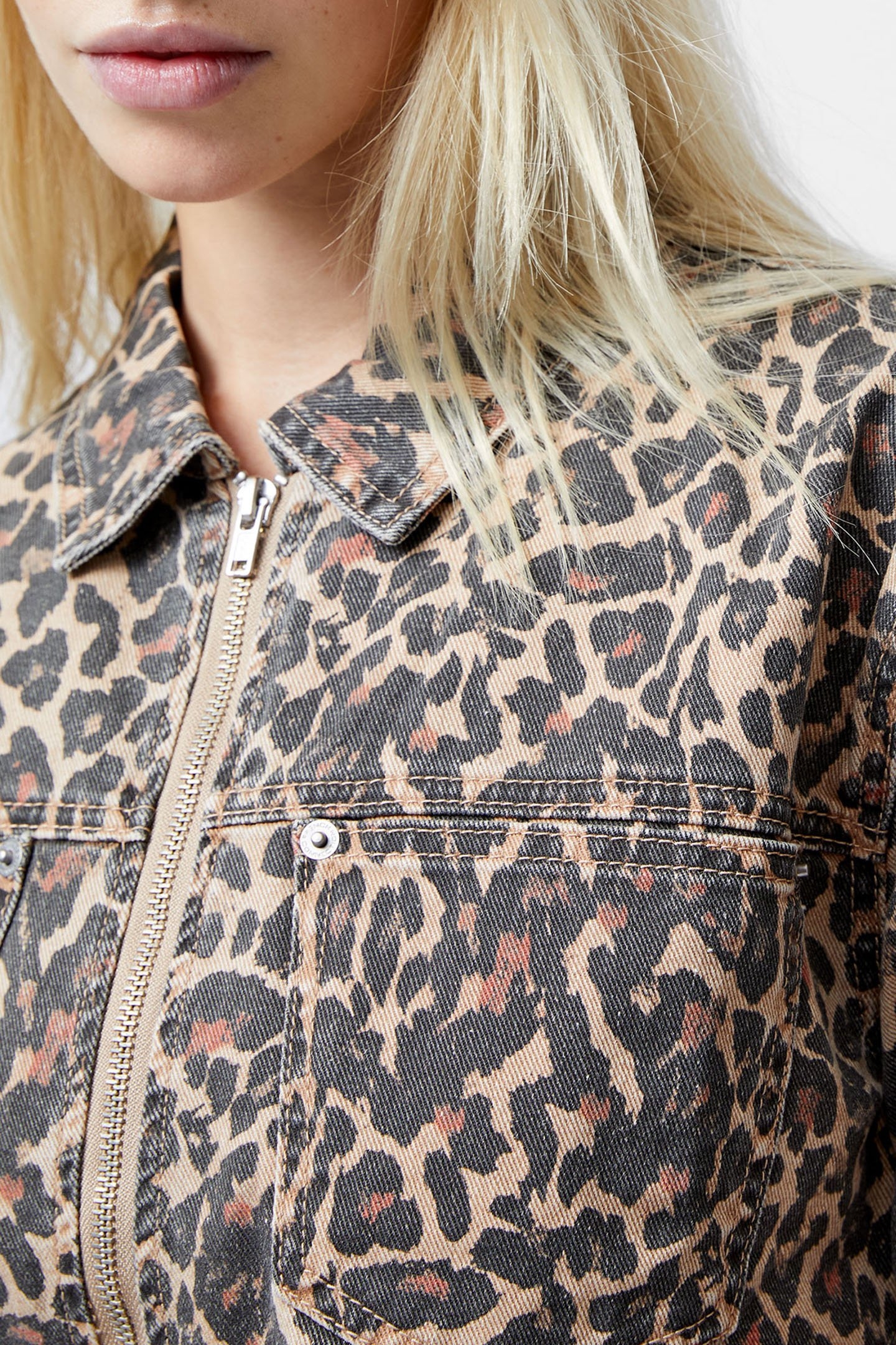 CHARLIE PRINTED DENIM JACKET LEOPARD SAND MULTI 4