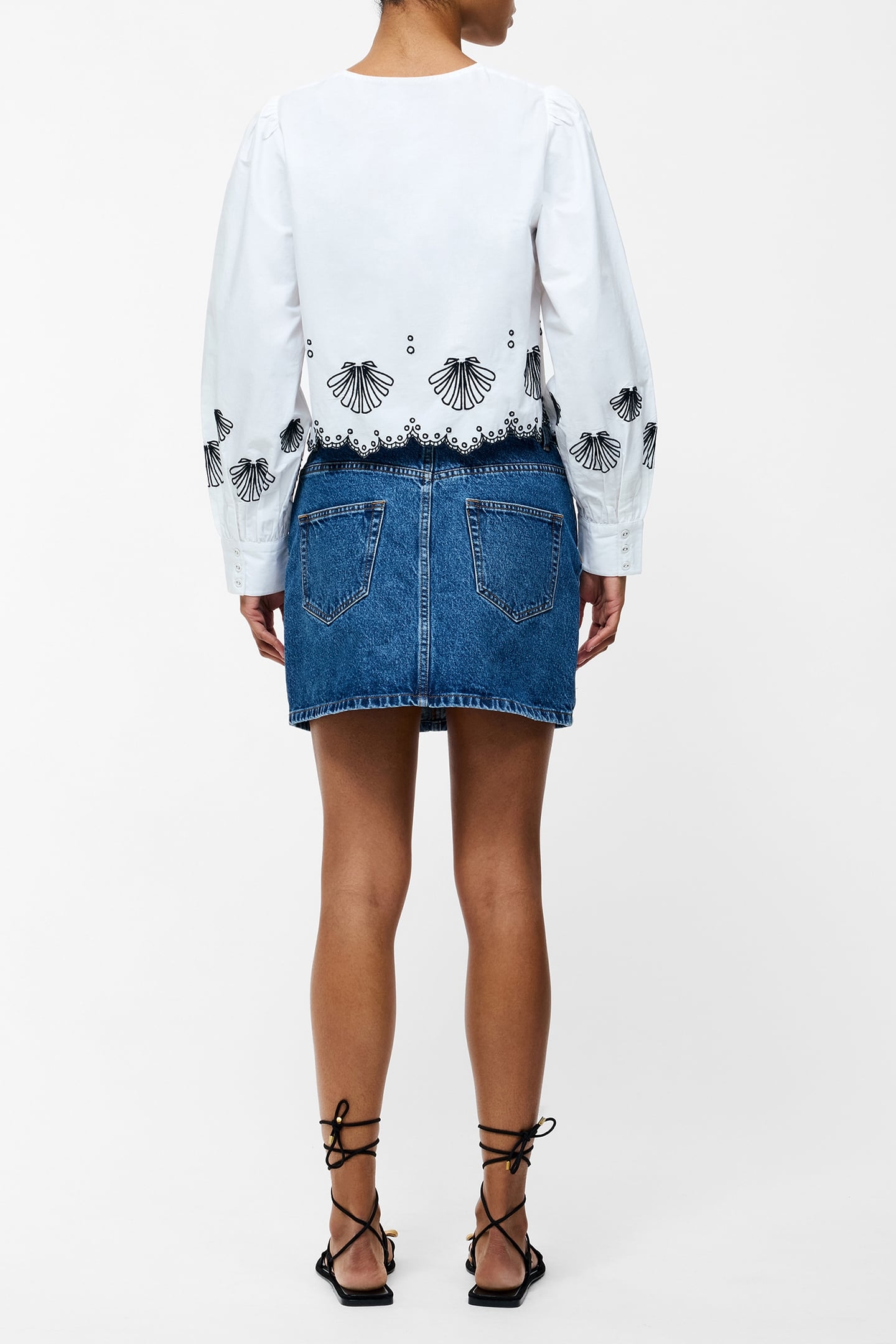 CAMBRIA COTTON EMB LONG SLV LINEN WHITE/NAVY 3